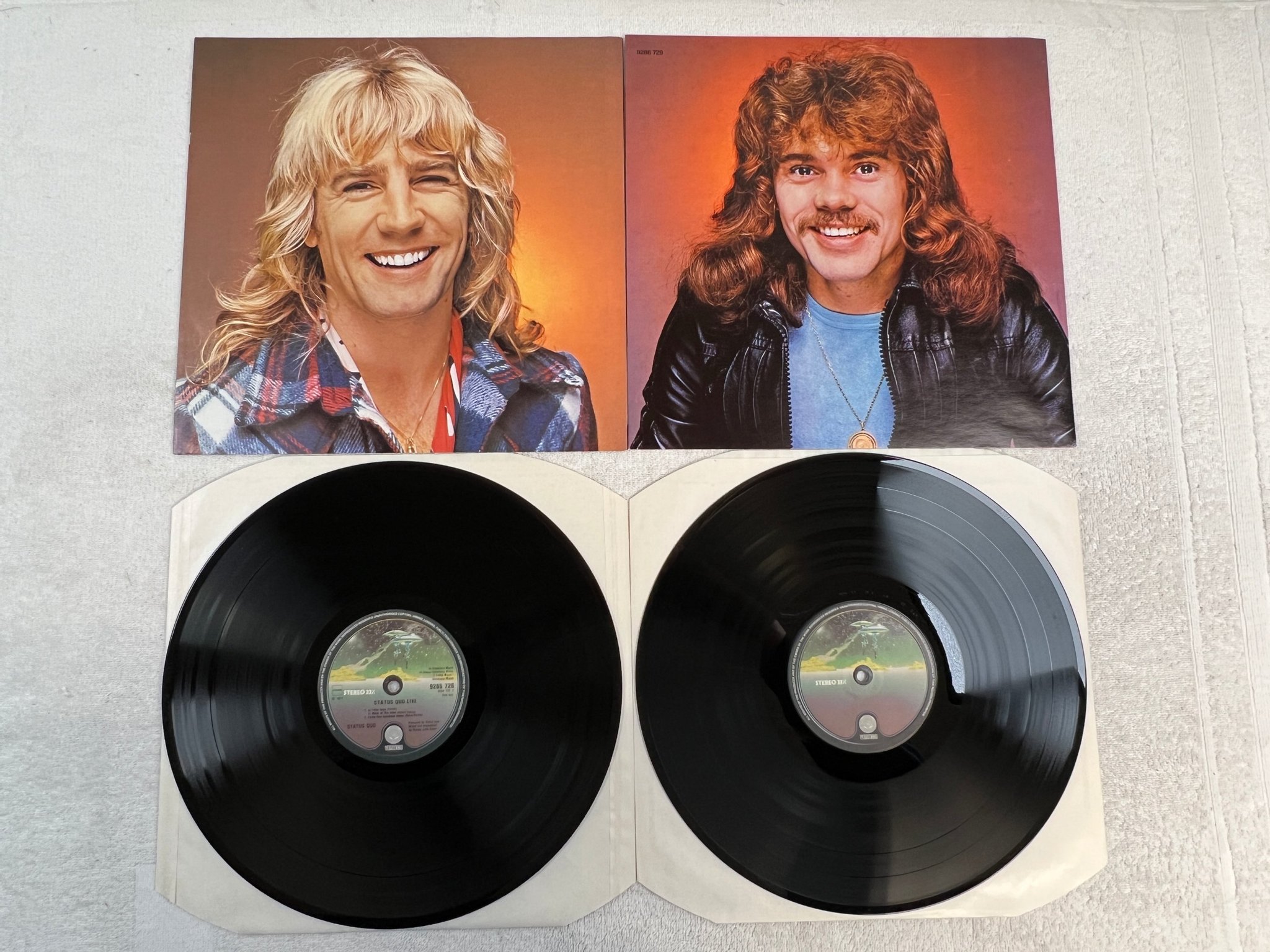 Omslagsbild för skivan STATUS QUO live 2xLP Hol VERTIGO 9286728