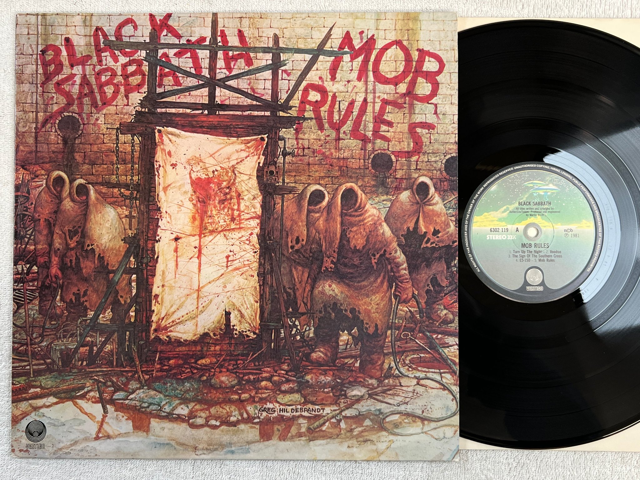 Omslagsbild för skivan BLACK SABBATH mob rules LP -81 ncb VERTIGO 6302 119
