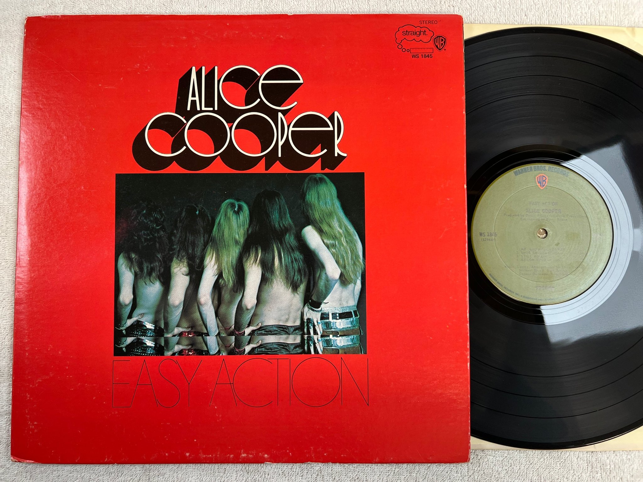 Omslagsbild för skivan ALICE COOPER easy action LP US WARNER BROS WS 1845