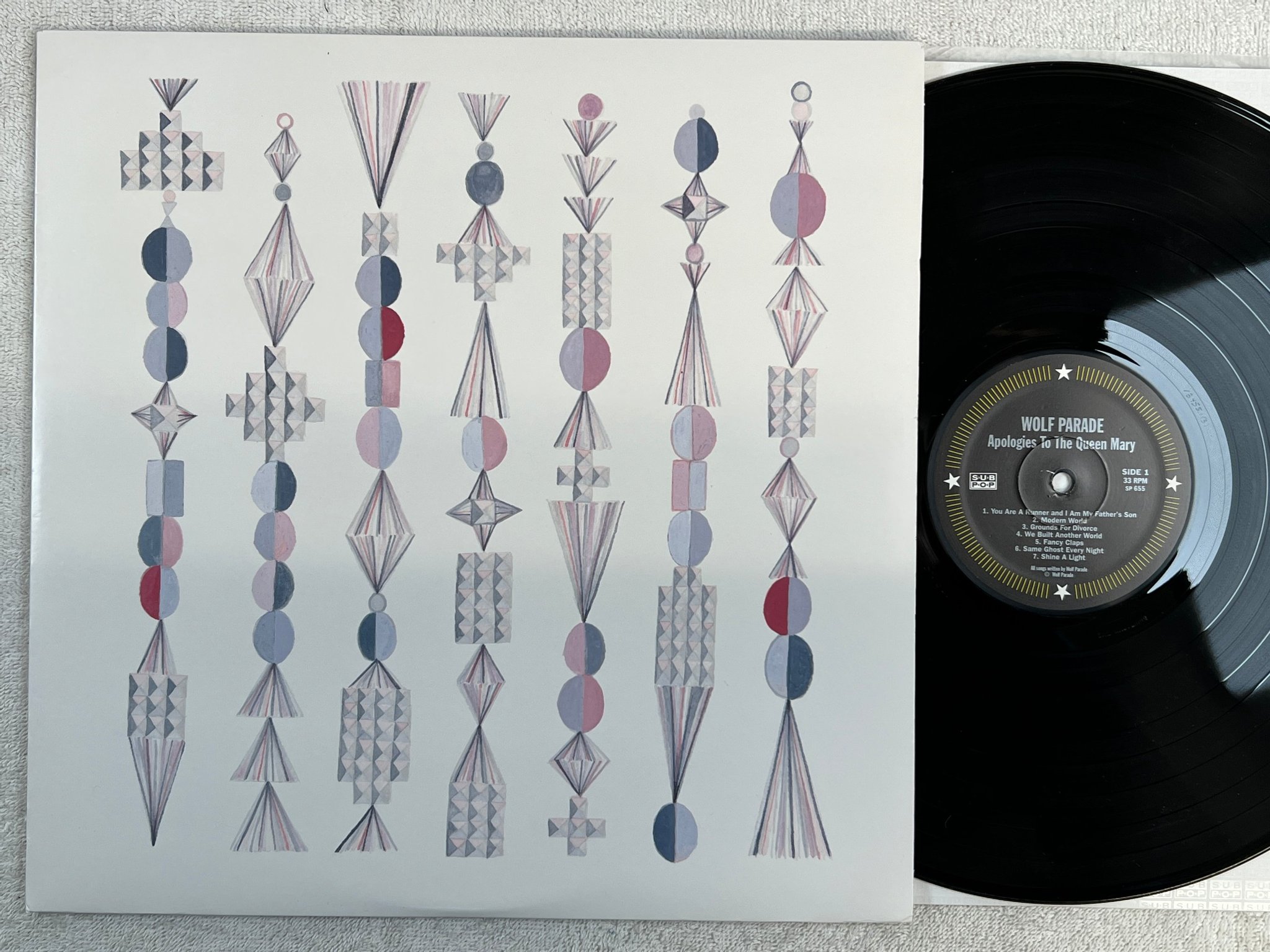 Omslagsbild för skivan WOLF PARADE apologies to the Queen Mary LP 2005 SUB POP SP 655 indie rock