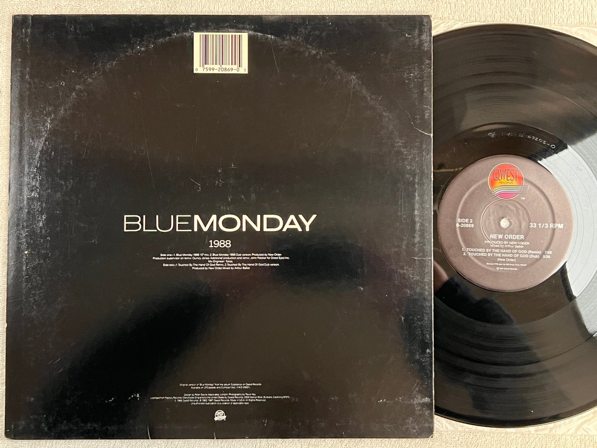 Omslagsbild för skivan NEW ORDER Blue Monday 1988 12”single -88 US QWEST 0-20869
