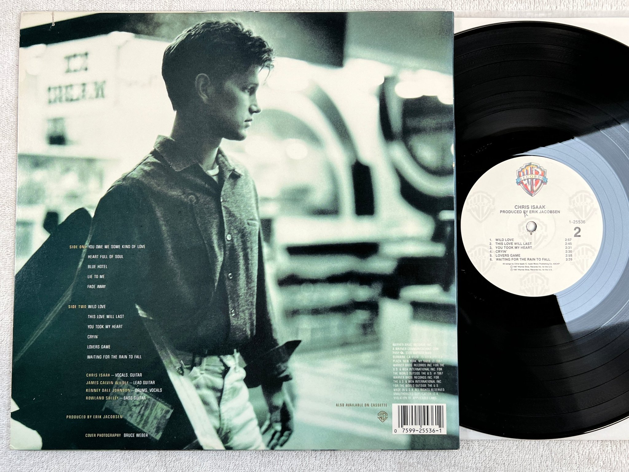 Omslagsbild för skivan CHRIS ISAAK s/t LP -87 US WARNER BROS 1-25536 