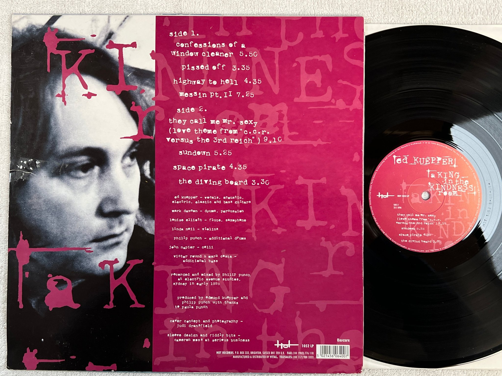 Omslagsbild för skivan ED KUEPPER A King In The Kindness Room LP -95 UK HOT 1052 art rock