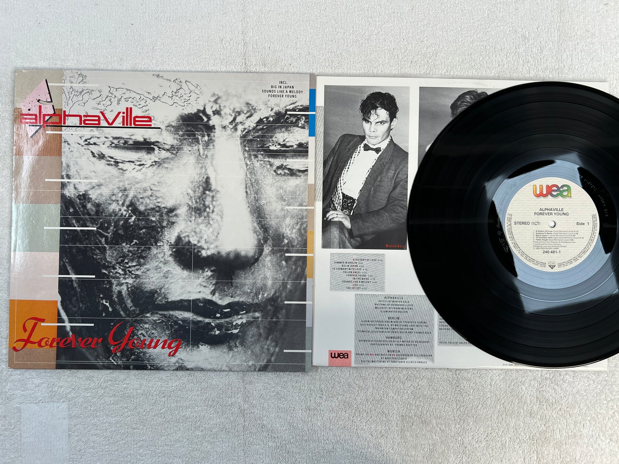 Omslagsbild för skivan ALPHAVILLE forever young LP -84 ncb WEA 240 481-1