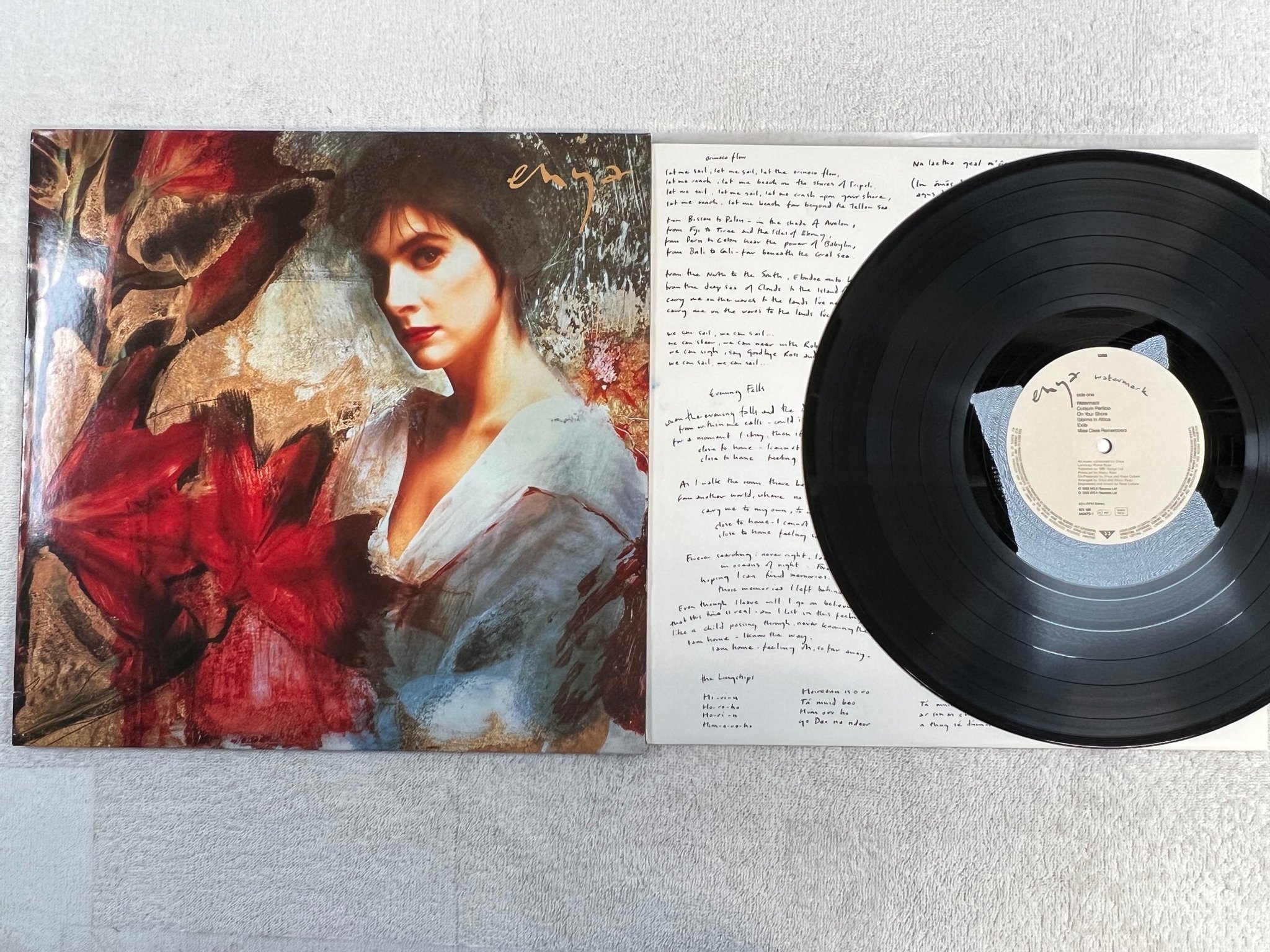 Omslagsbild för skivan ENYA watermark LP -88 Ger WEA 243875-1