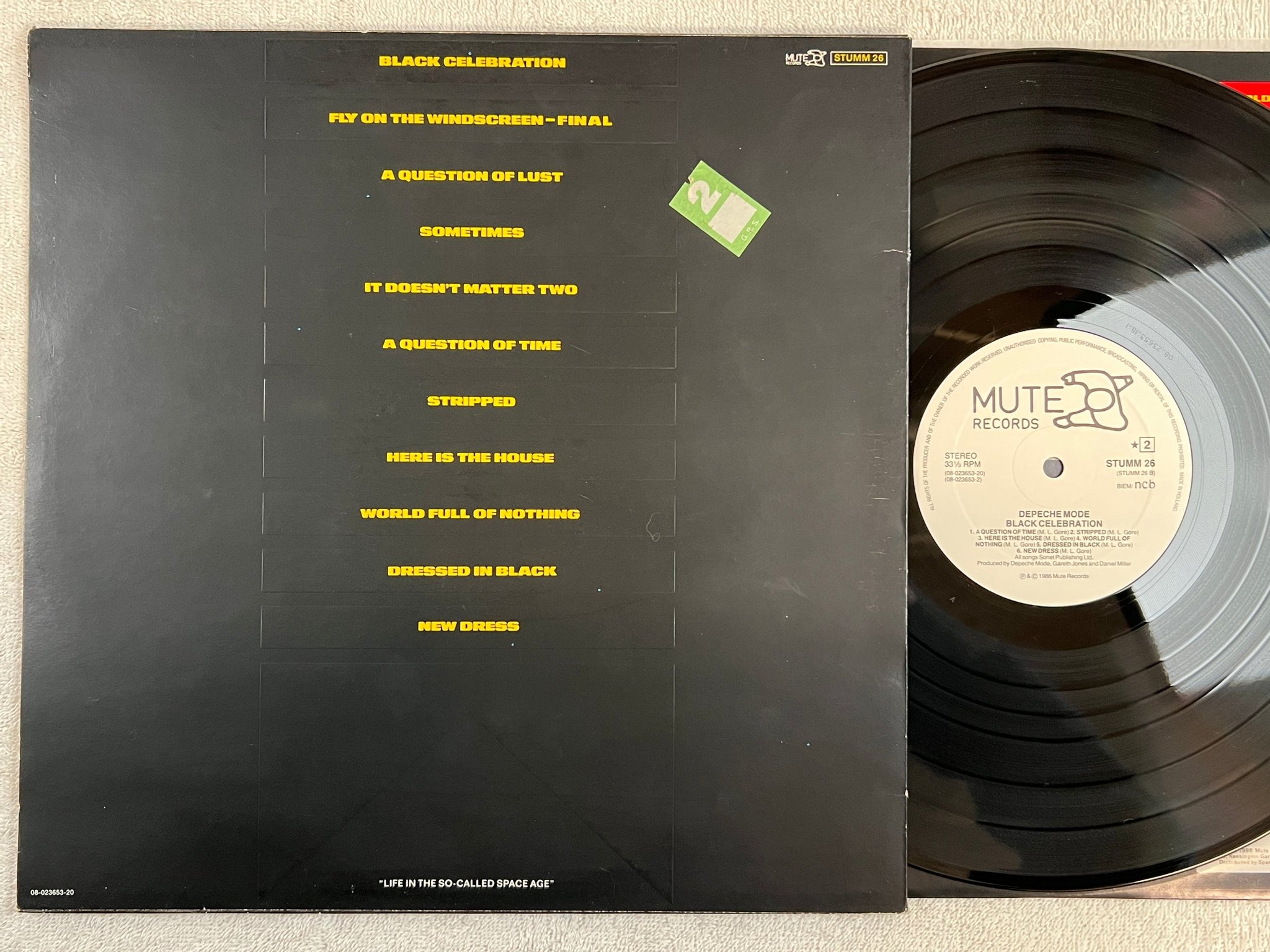 Omslagsbild för skivan DEPECHE MODE black celebration LP -86 ncb MUTE STUMM 26