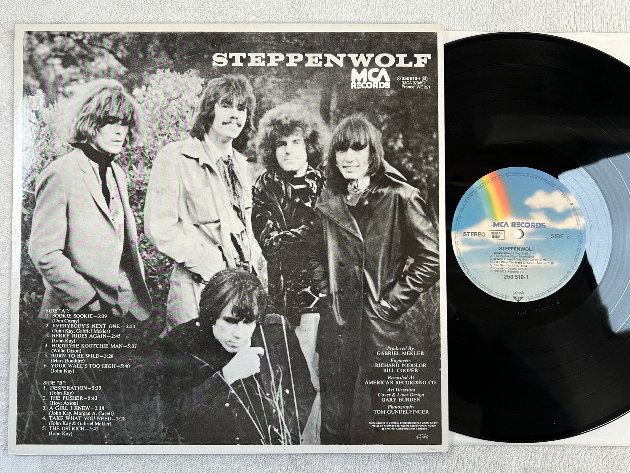 Omslagsbild för skivan STEPPENWOLF s/t LP -80 Ger MCA 250 518-1