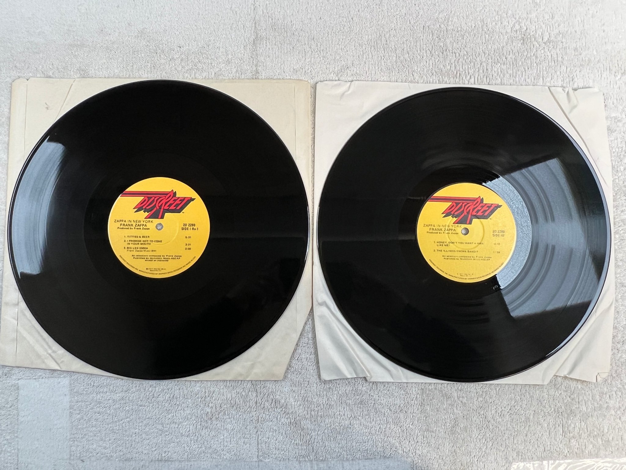 Omslagsbild för skivan FRANK ZAPPA in New York LP -77 US DISCREET 2D 2290