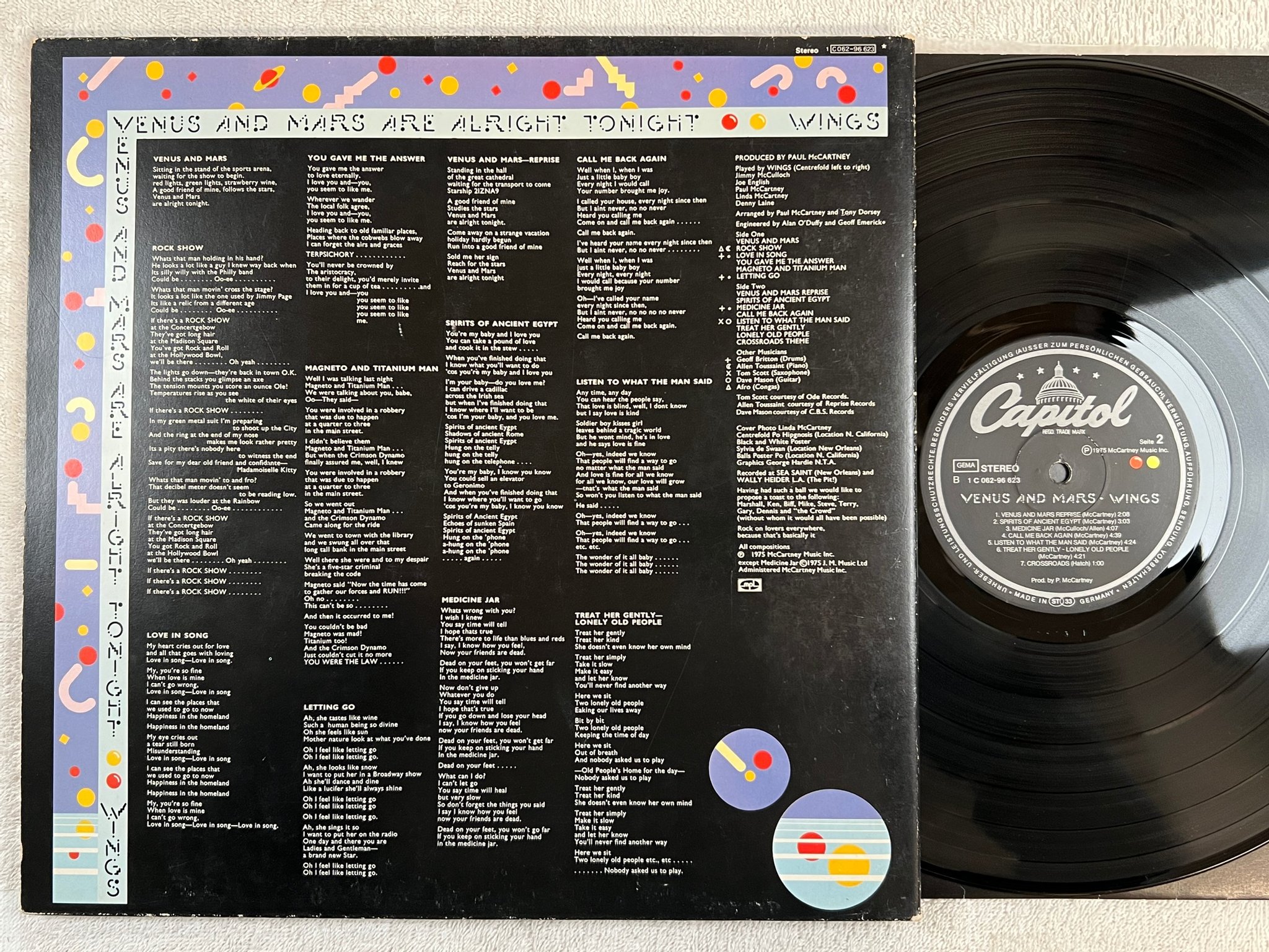 Omslagsbild för skivan WINGS venus and mars LP -75 Ger CAPITOL 1C 062-96623