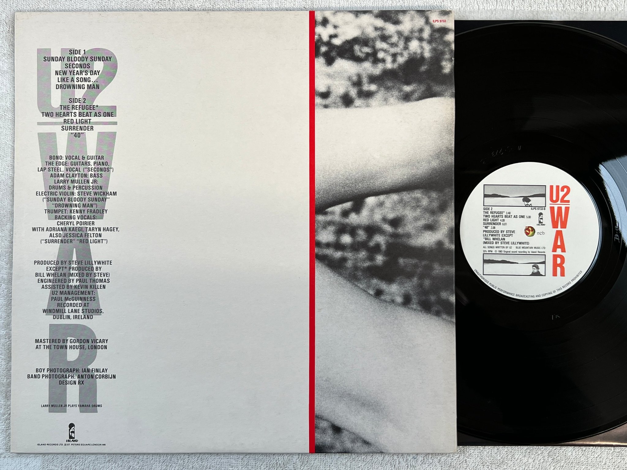 Omslagsbild för skivan U2 war LP -83 ncb ISLAND ILPS 9733