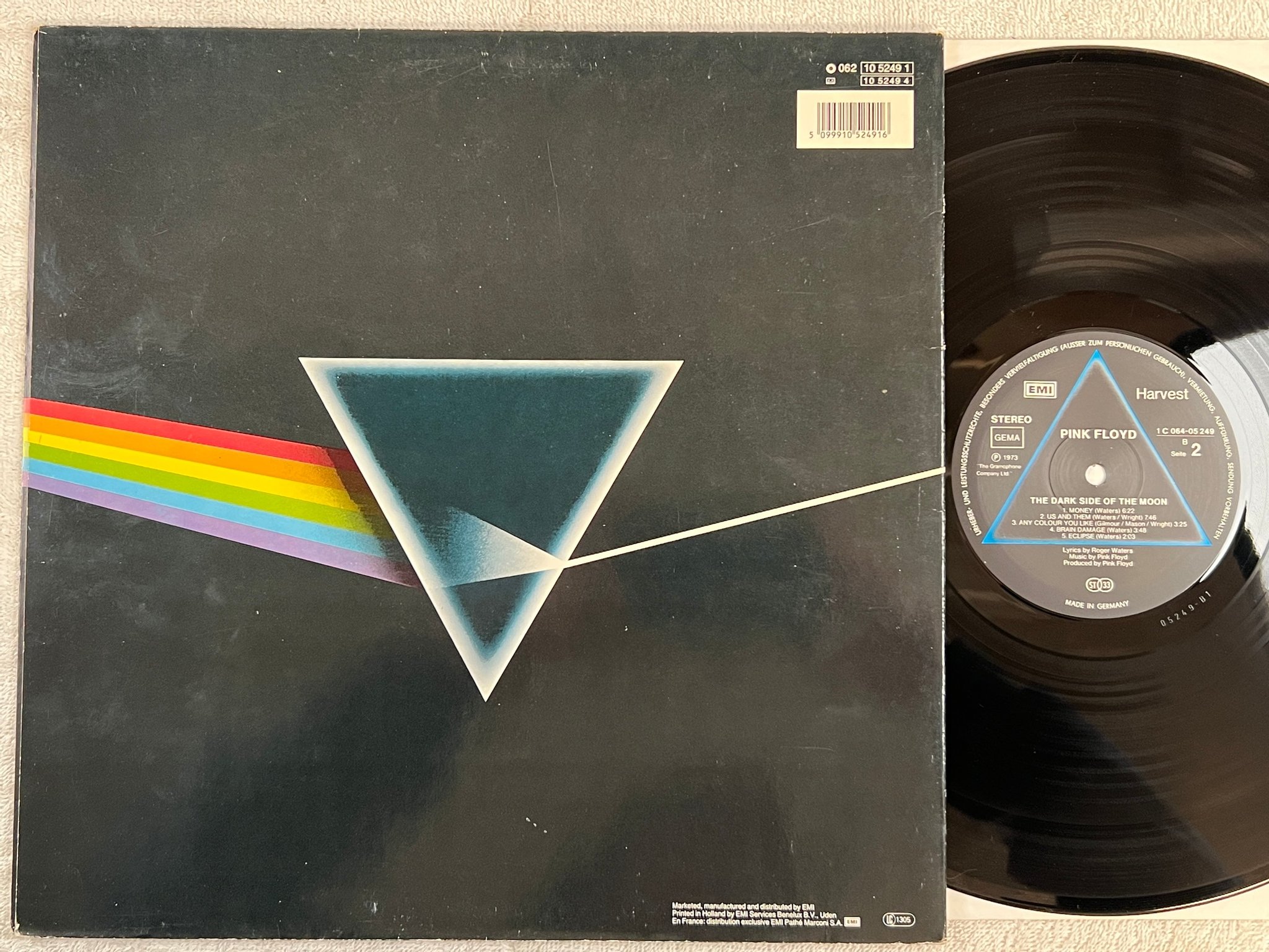 Omslagsbild för skivan PINK FLOYD the dark side of the moon LP re Ger EMI / HARVEST 1C 064-05249
