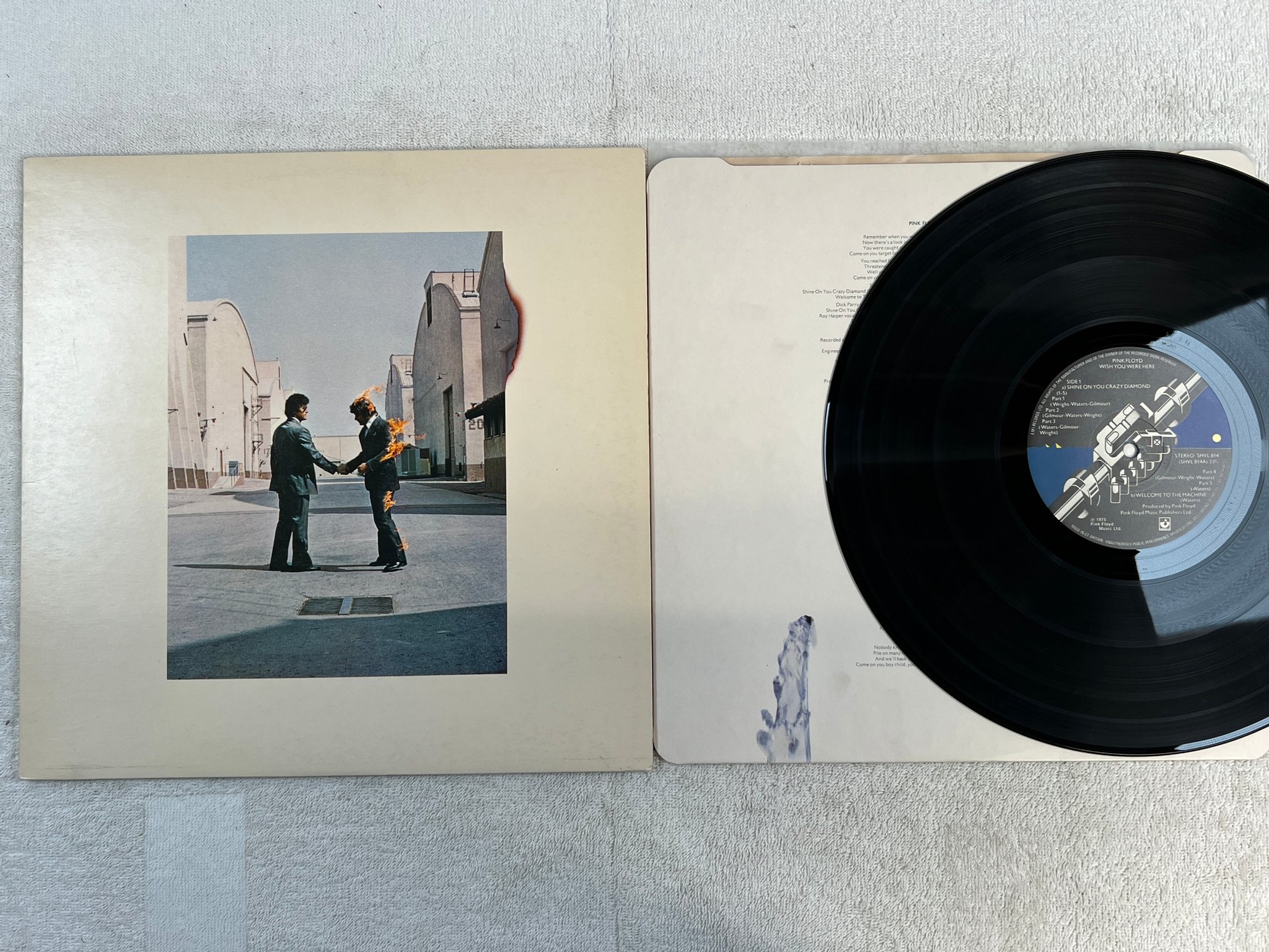 Omslagsbild för skivan PINK FLOYD wish you were here LP UK HARVEST SHVL 814