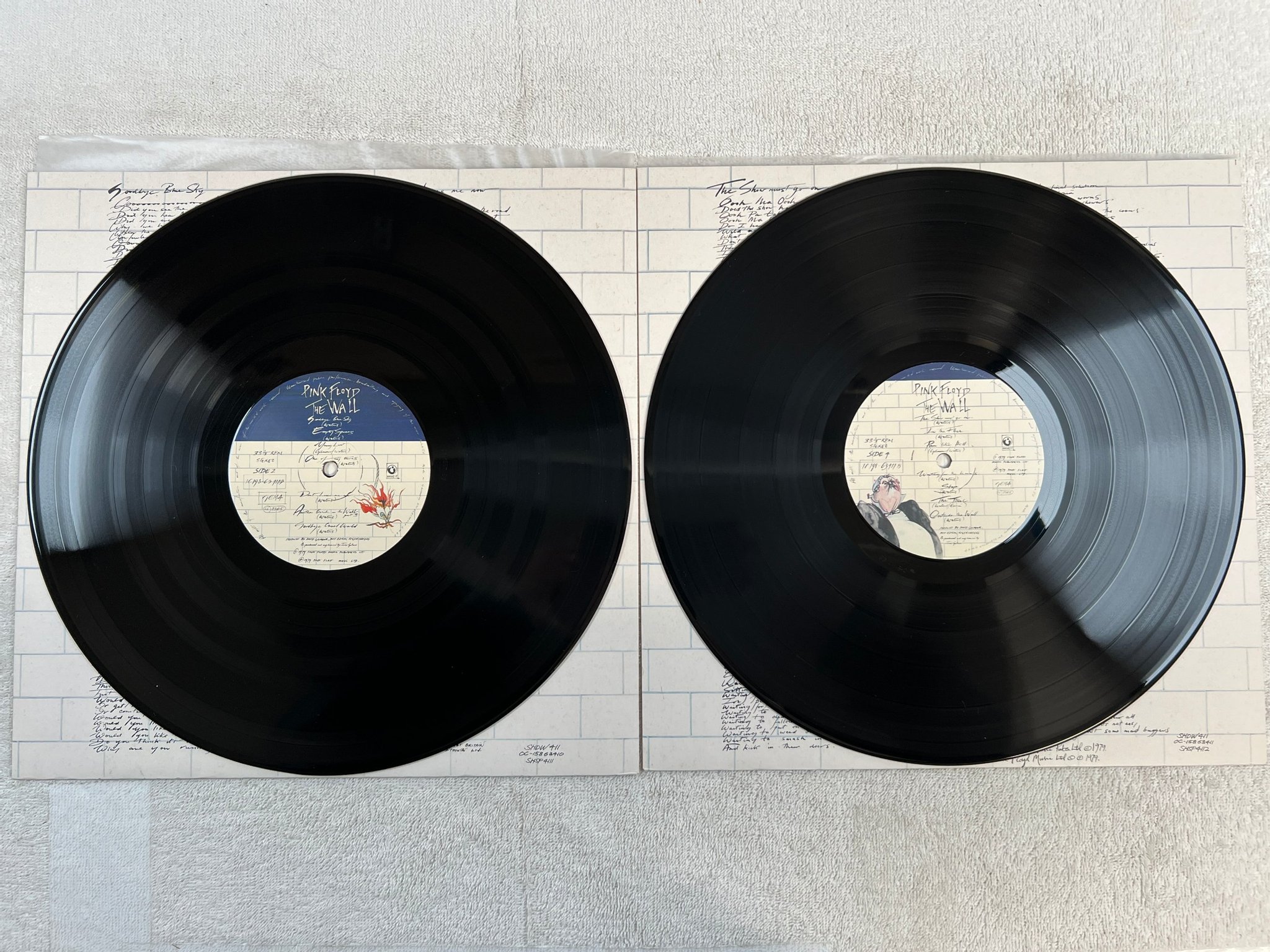 Omslagsbild för skivan PINK FLOYD the wall 2xLP -79 Ger HARVEST 1C 198-63411