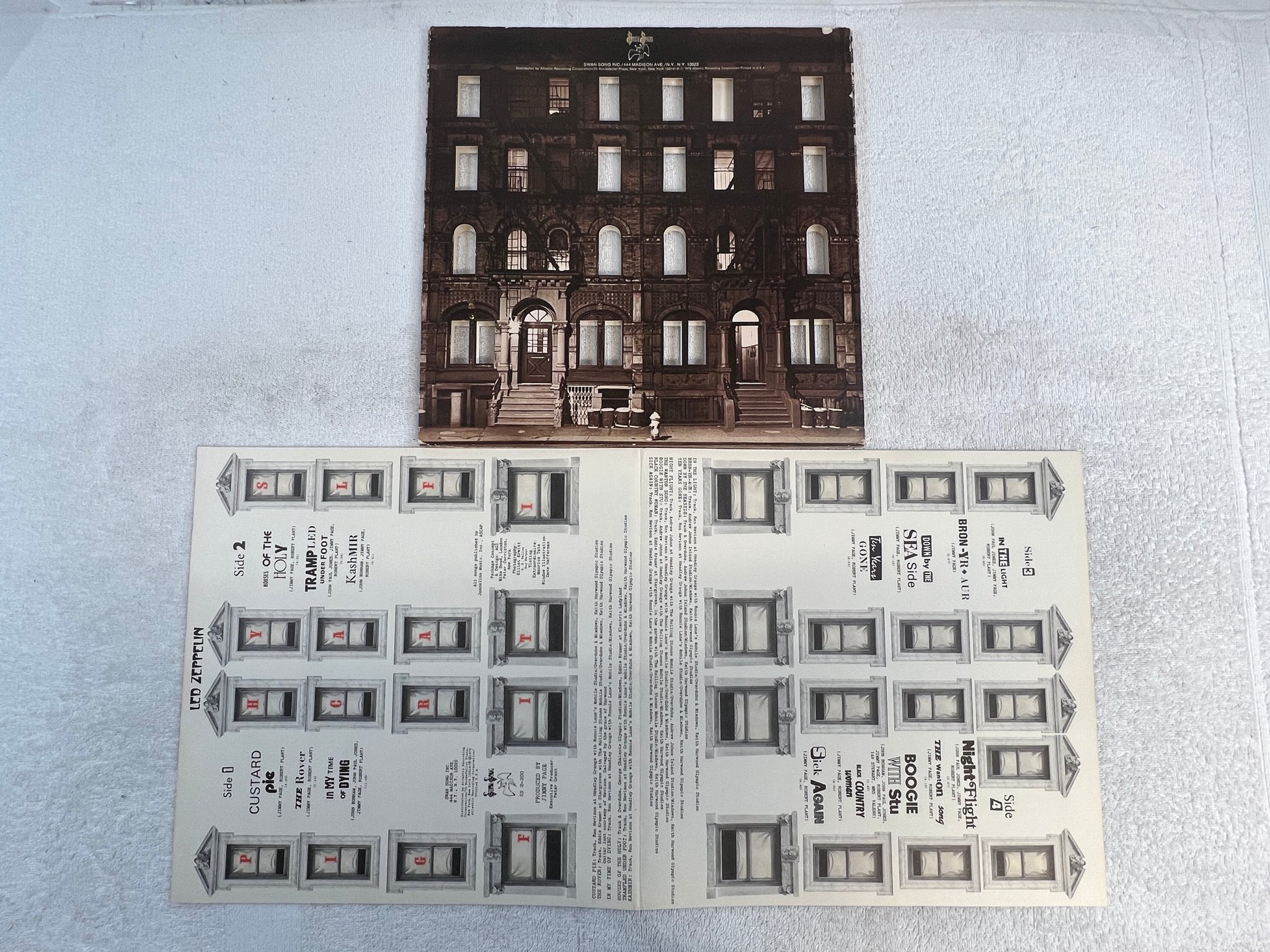 Omslagsbild för skivan LED ZEPPELIN physical graffiti 2xLP -76 US SWAN SONG SS 2-200