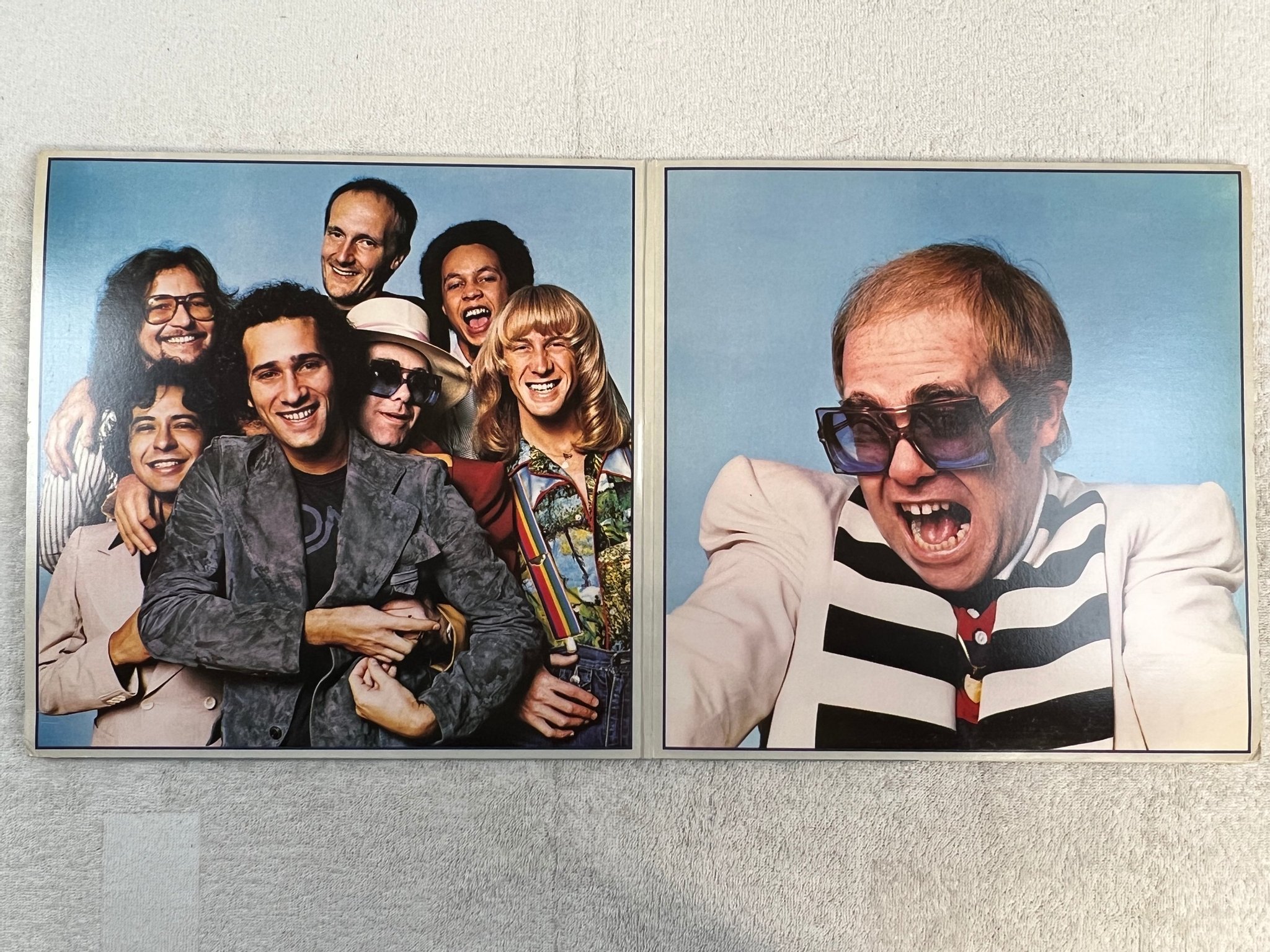 Omslagsbild för skivan ELTON JOHN blue movies 2xLP -76 UK THE ROCKET RECORD COMPANY ROLL-12