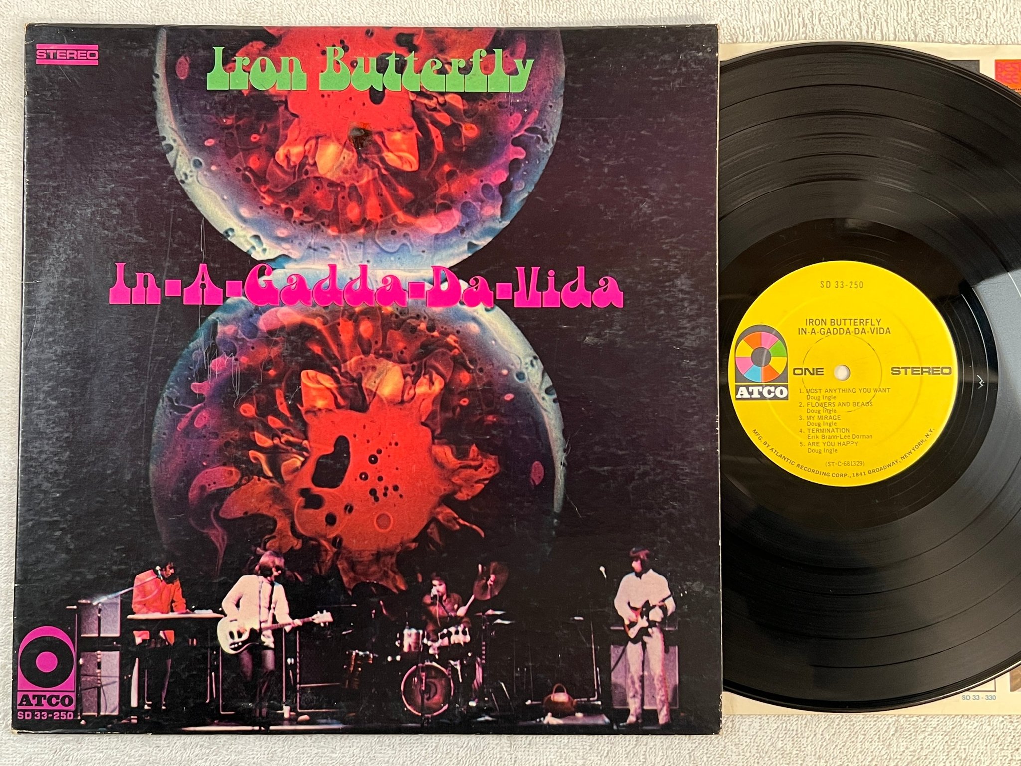 Omslagsbild för skivan IRON BUTTERFLY in-a-gadda-da-vida LP US ATCO SD 33-250