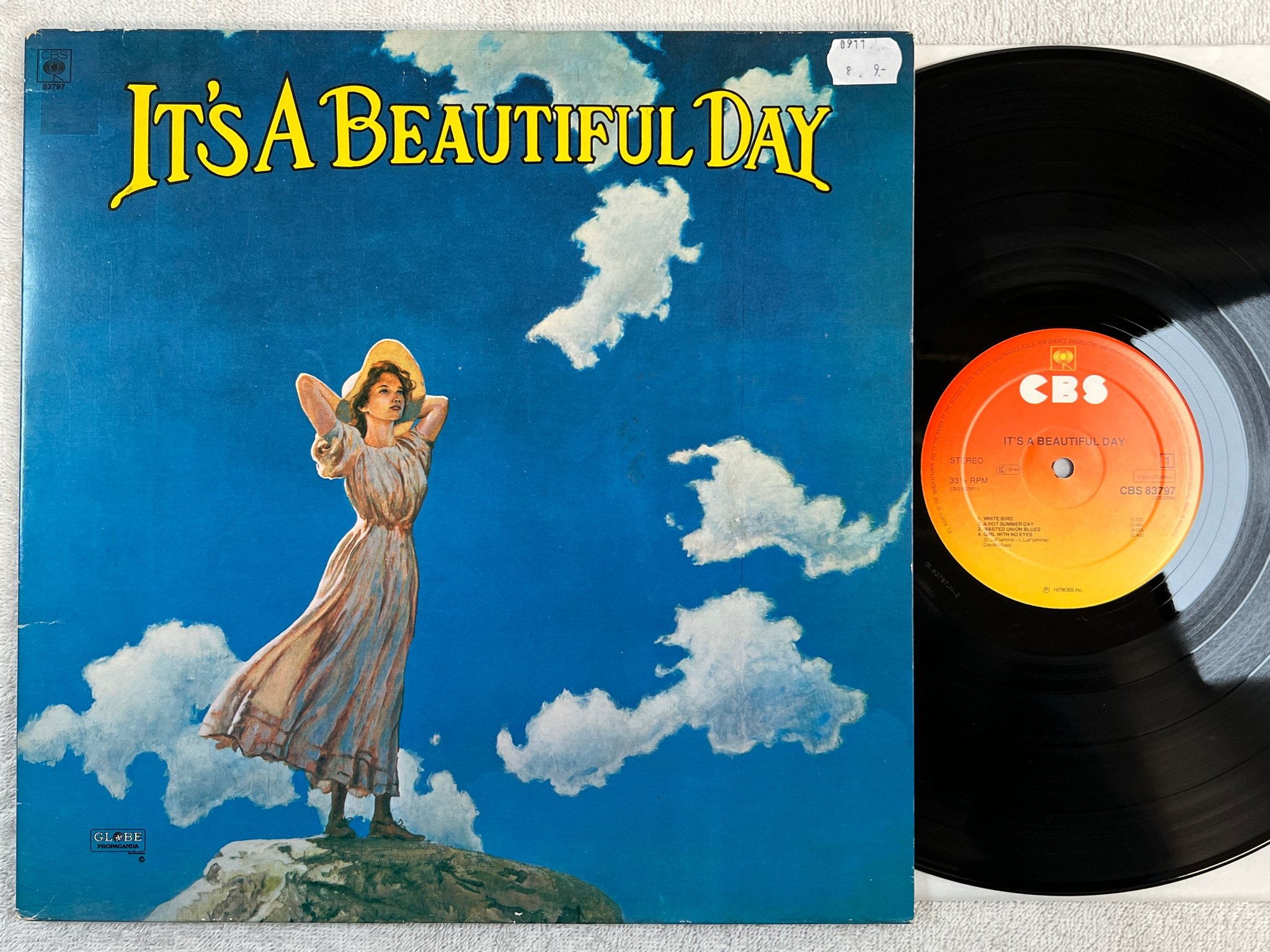 Omslagsbild för skivan IT’S A BEAUTIFUL DAY s/t LP -79 Hol CBS 83797