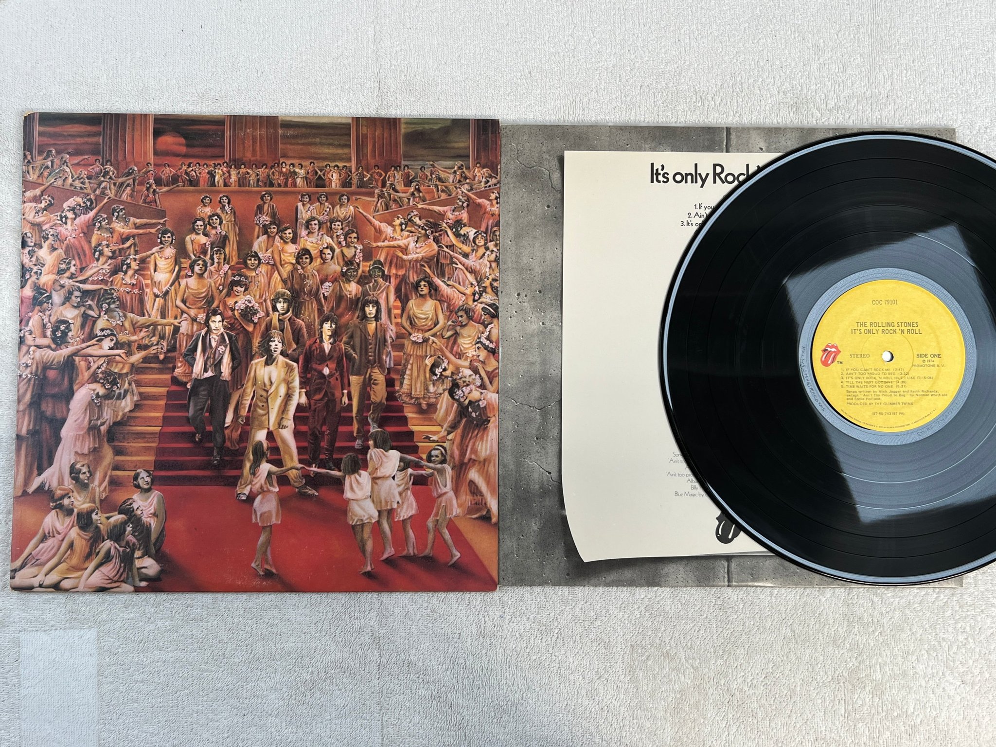Omslagsbild för skivan ROLLING STONES it’s only rock n roll LP -74 US doc 79101