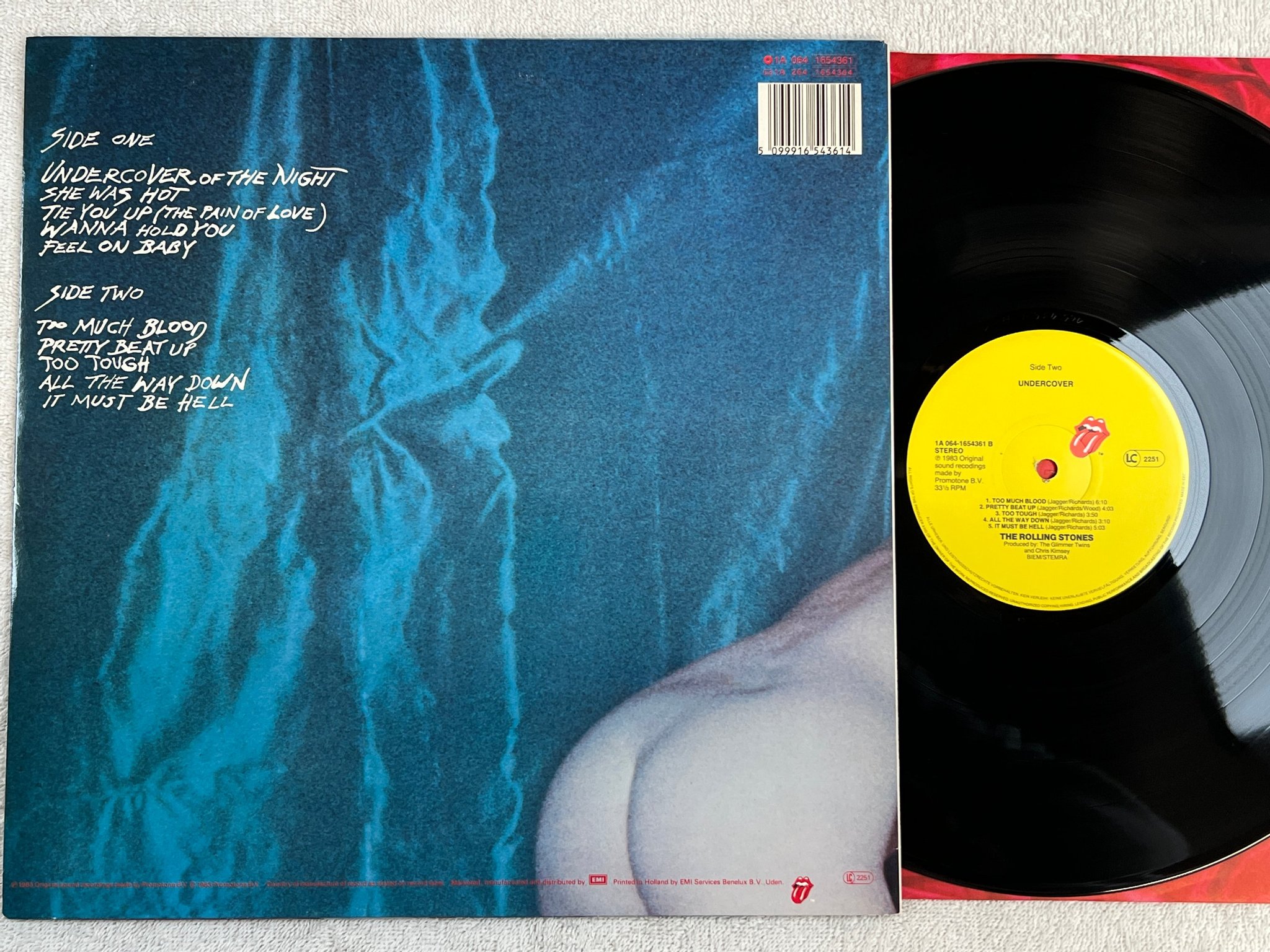 Omslagsbild för skivan ROLLING STONES undercover LP -83 Ger 1A 064-1654361