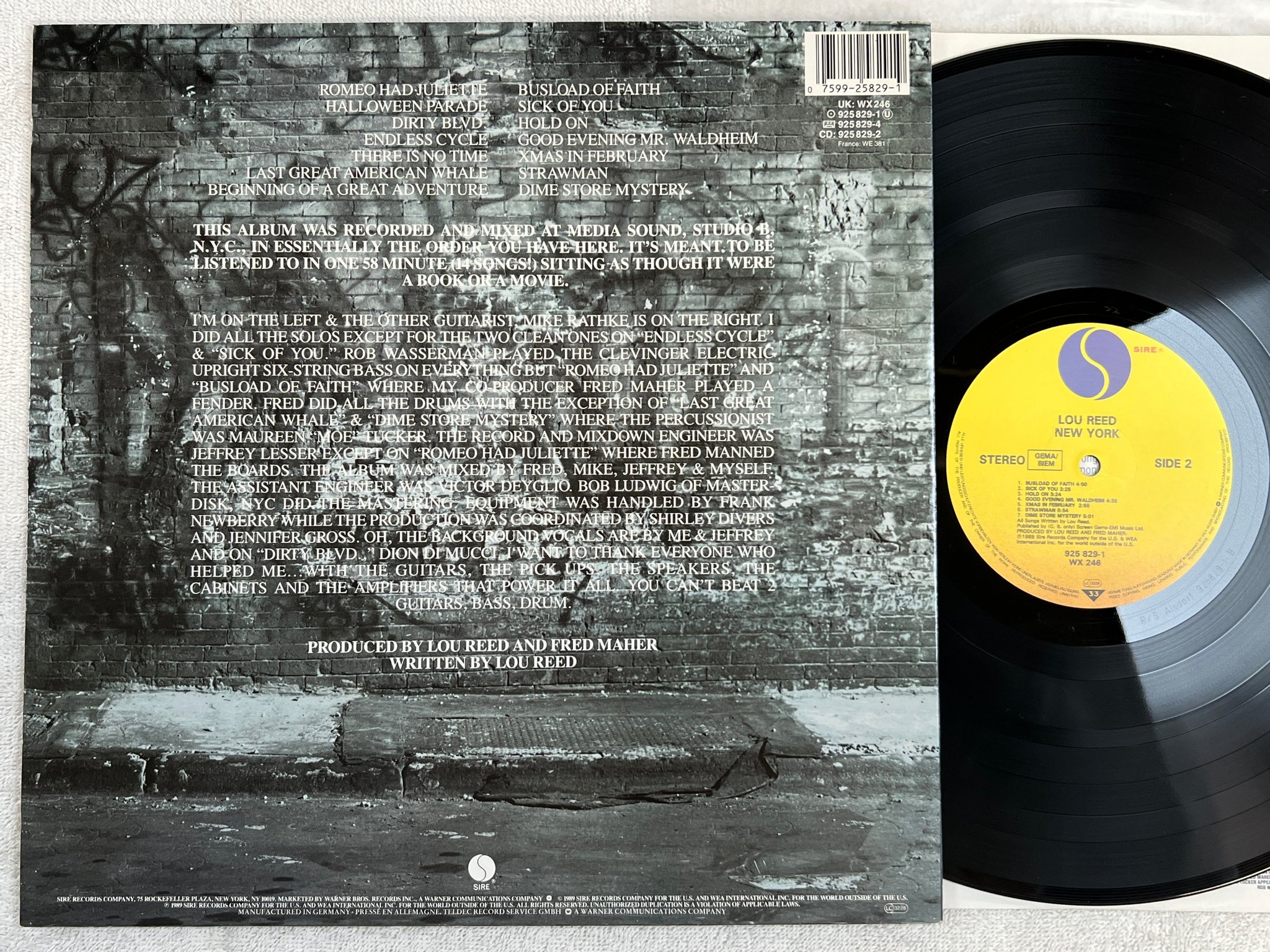 Omslagsbild för skivan LOU REED New York LP -88 Ger SIRE 925 829-1