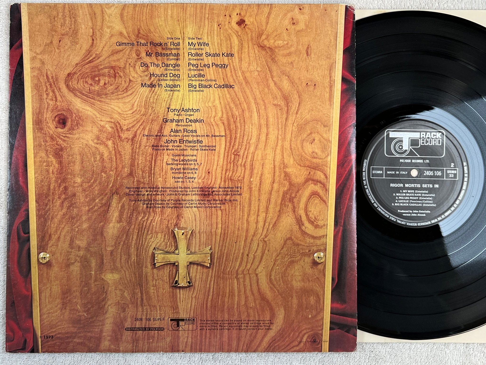 Omslagsbild för skivan JOHN ENTWISTLE rigor mortis LP Ita TRACK 2406 106