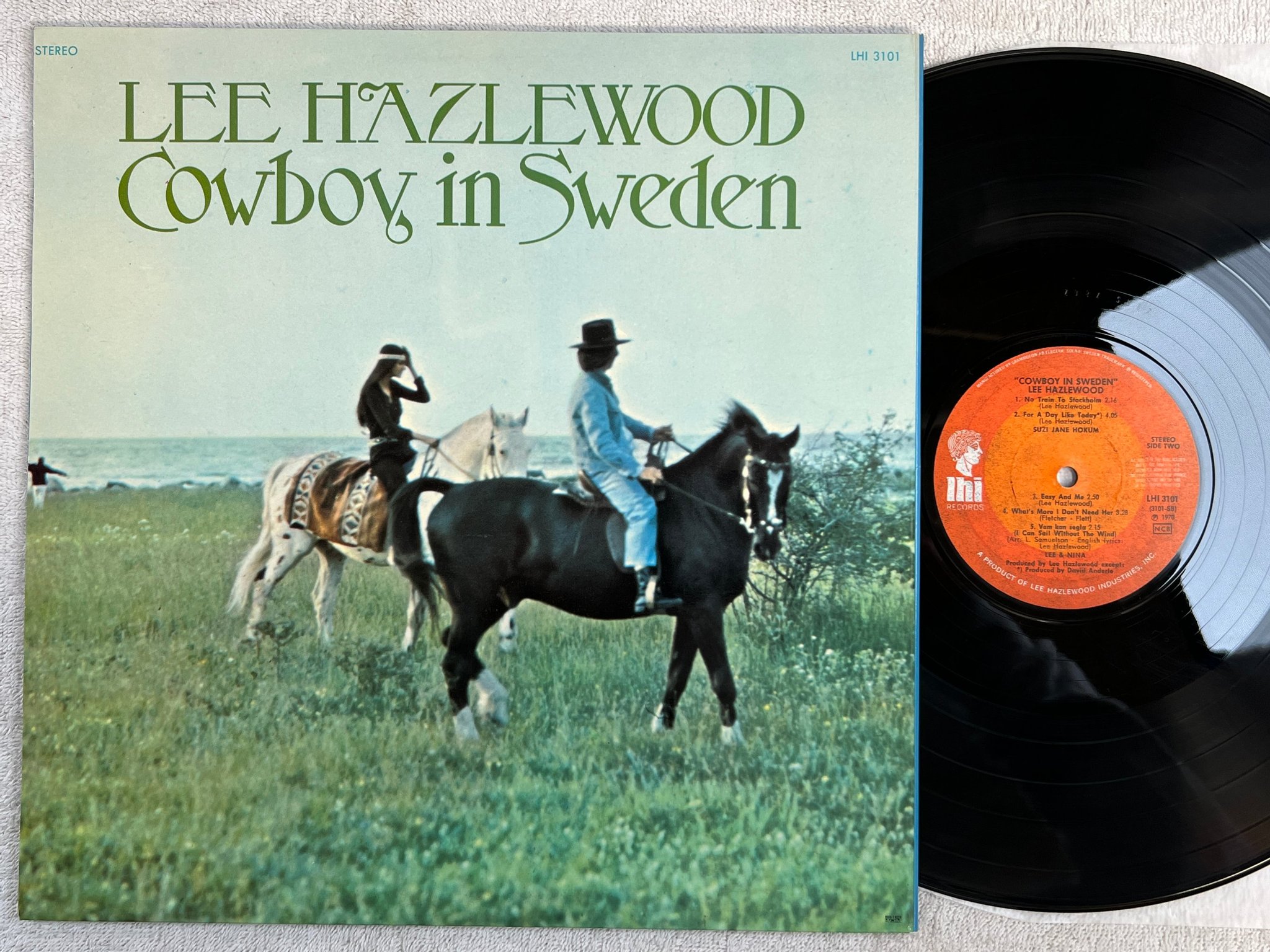 Omslagsbild för skivan LEE HAZLEWOOD cowboy in Sweden LP -70 ncb LHI 3101