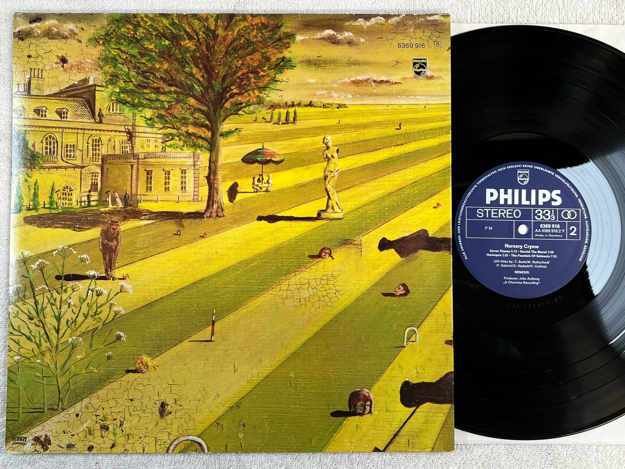 Omslagsbild för skivan GENESIS nursery crime LP re Ger FAMOUS CHARISMA 6369916