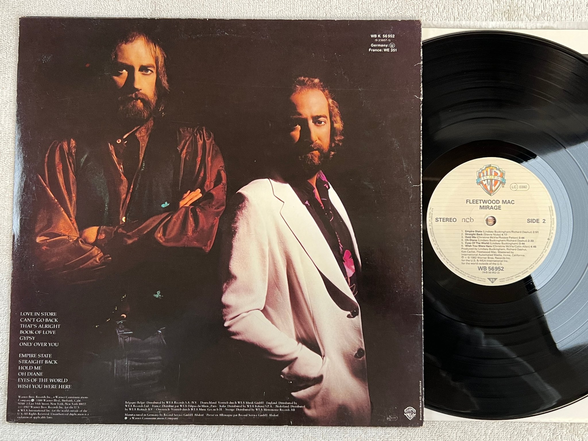 Omslagsbild för skivan FLEETWOOD MAC mirage LP -82 ncb WARNER WB 56952