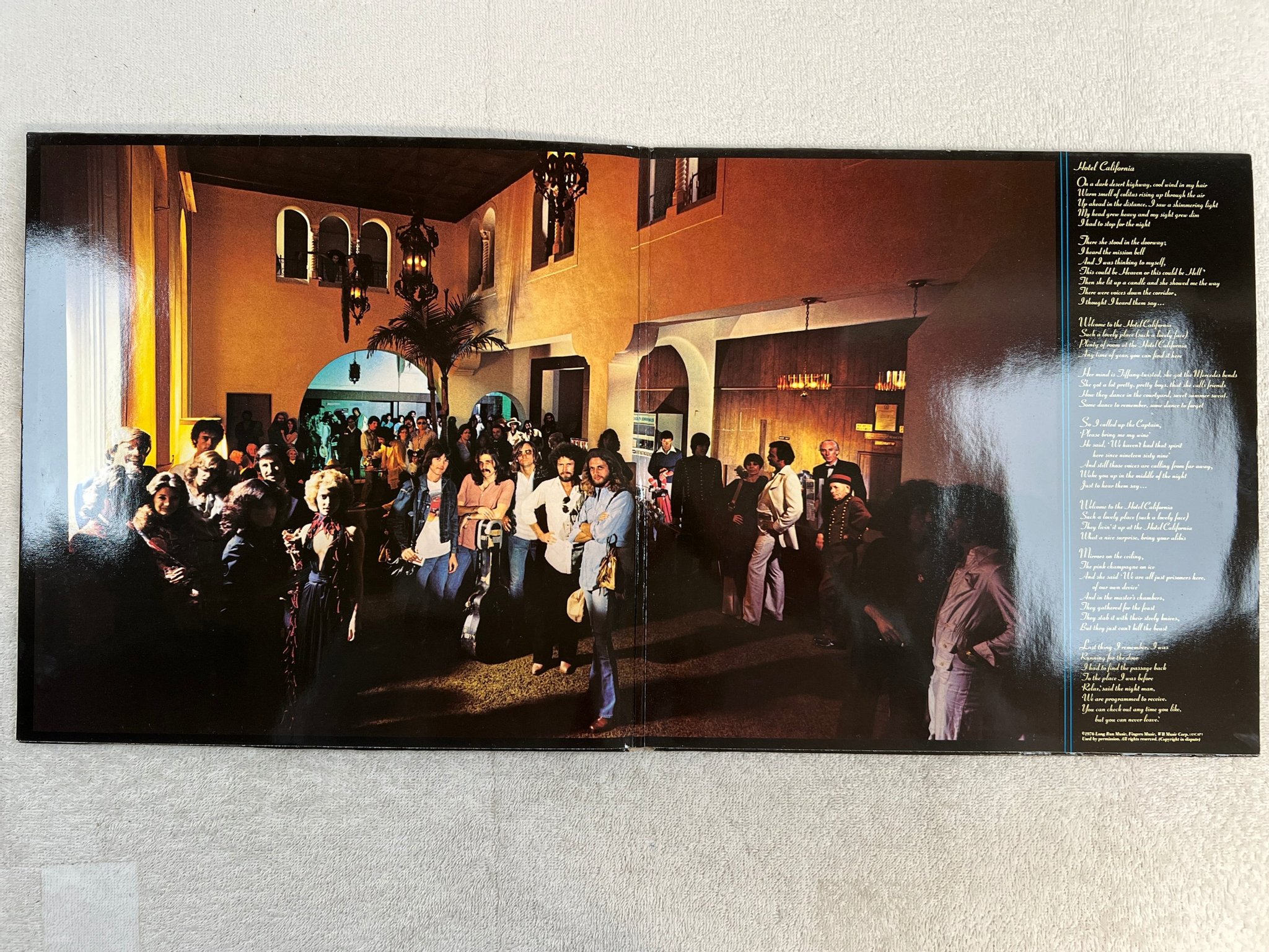 Omslagsbild för skivan EAGLES hotel california LP  Ger ASYLUM K 53051