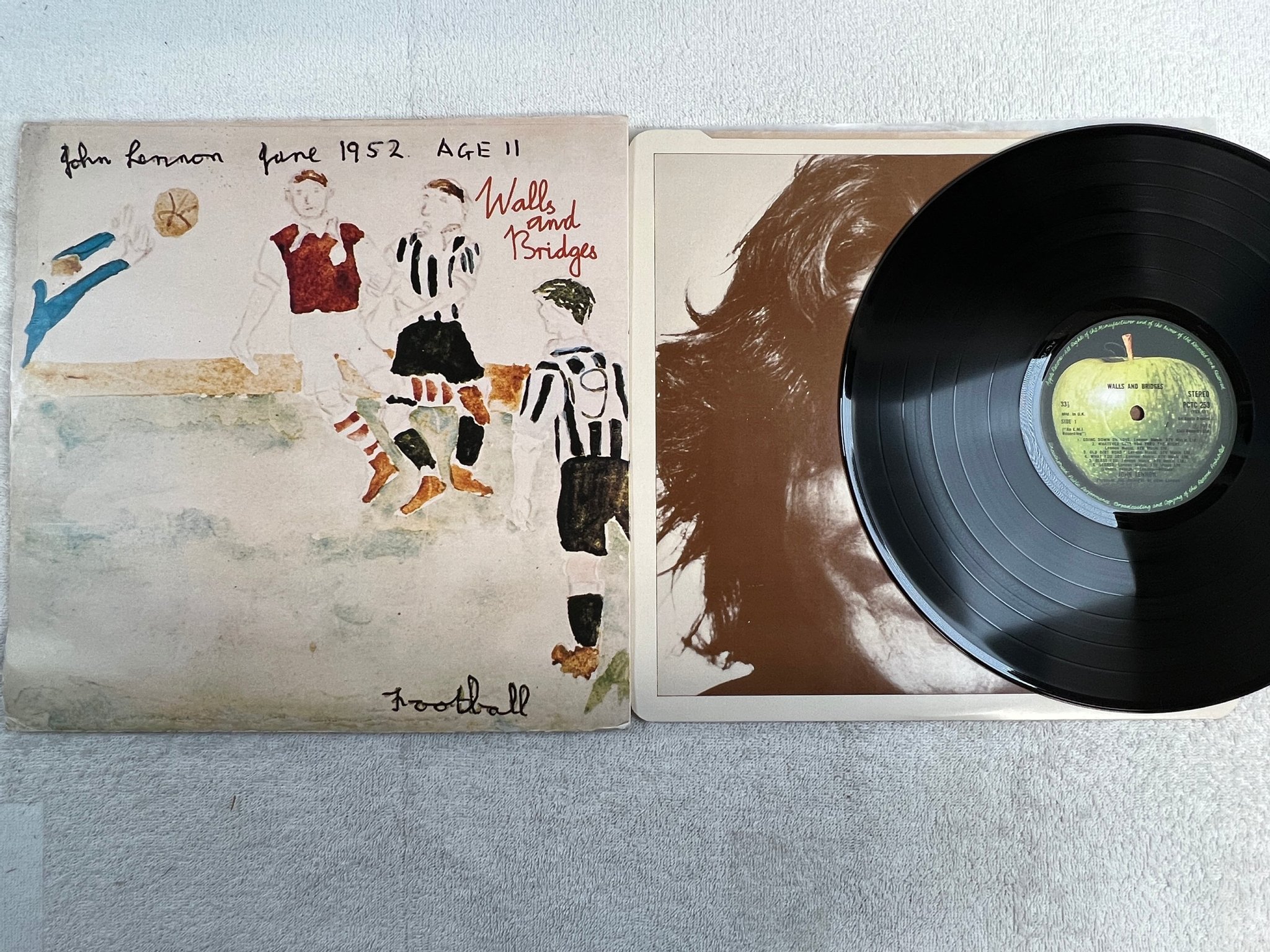 Omslagsbild för skivan JOHN LENNON walls and bridges LP -74 UK APPLE PCTC 253 