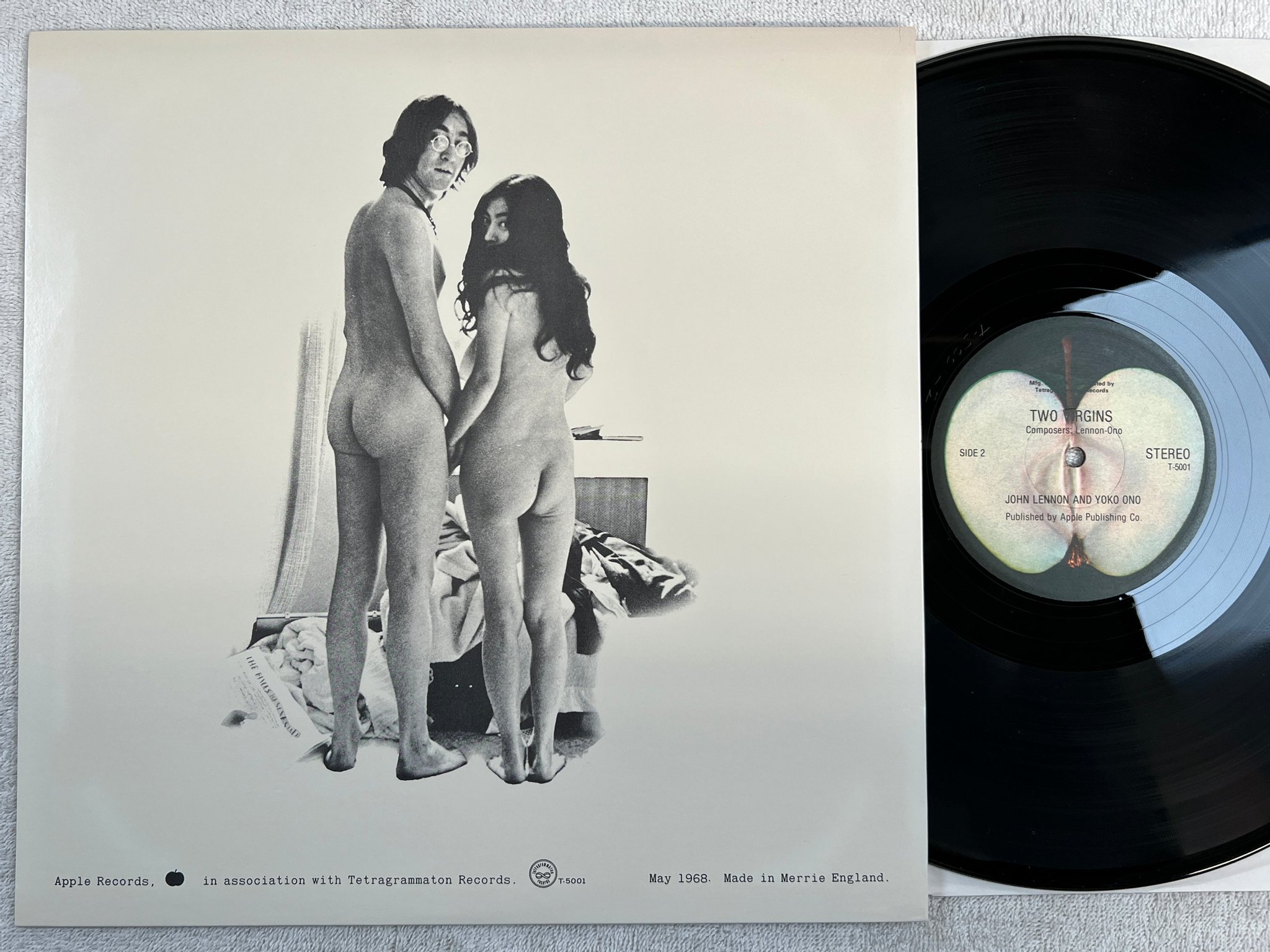 Omslagsbild för skivan JOHN LENNON & YOKO ONO two virgins LP APPLE T-5001
