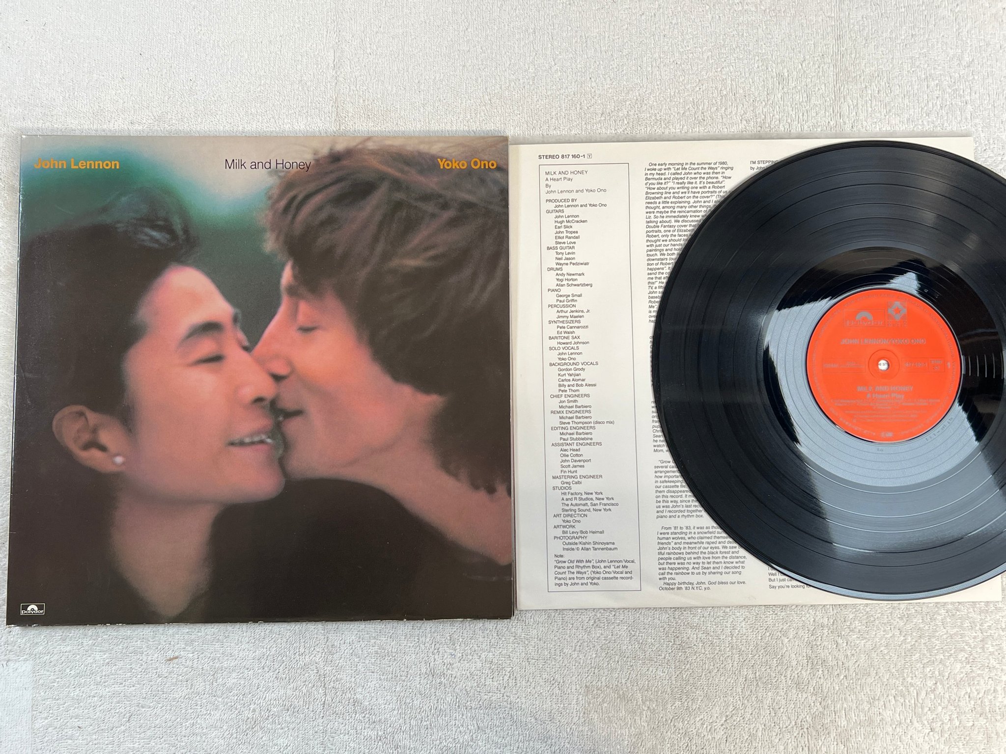 Omslagsbild för skivan JOHN LENNON & YOKO ONO milk and honey LP -84 Ger POLYDOR 817160-1