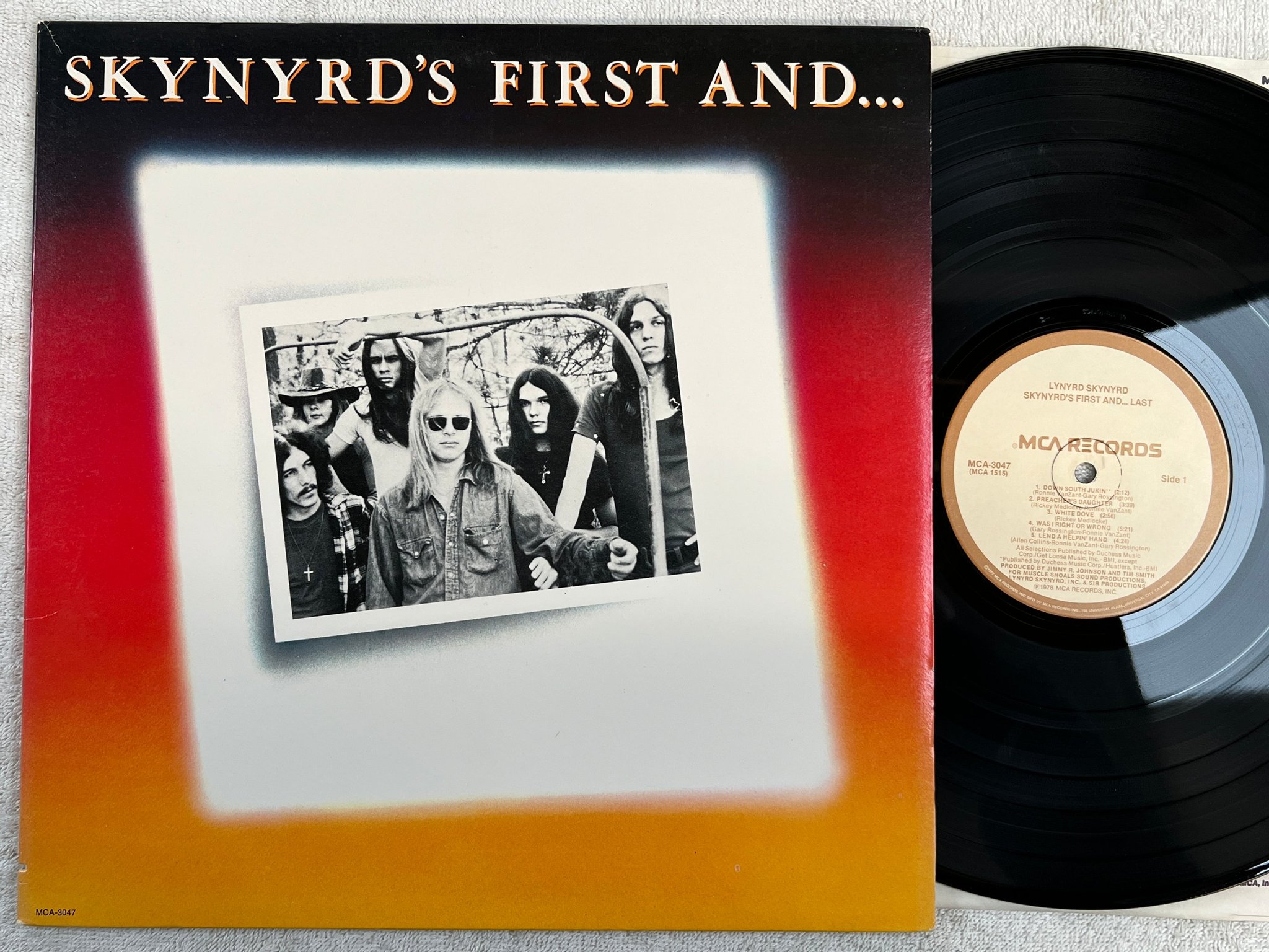 Omslagsbild för skivan LYNARD SKYNYRD first and…last LP -78 MCA 3047