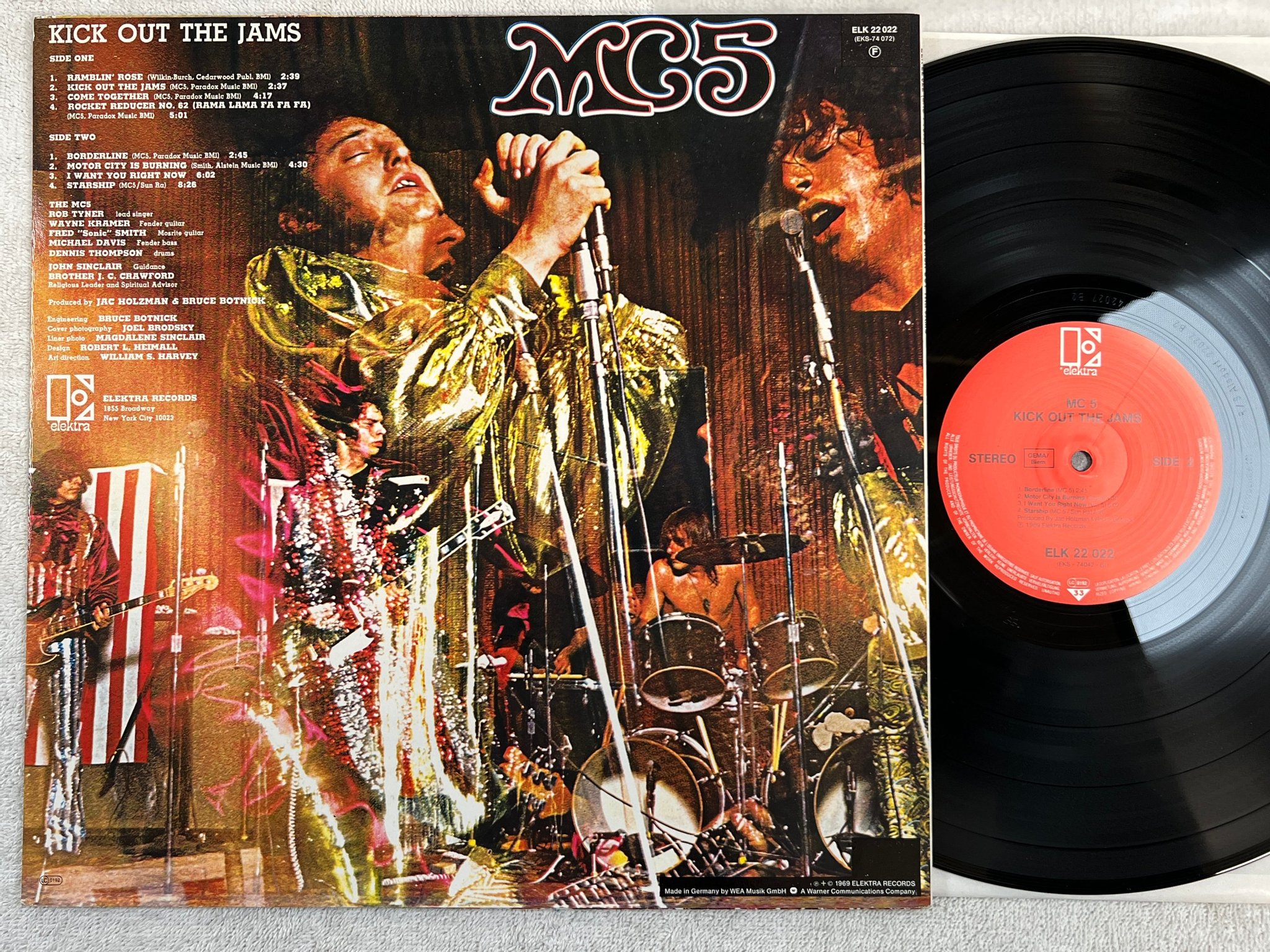 Omslagsbild för skivan MC5 kick out the jams LP re Ger ELEKTRA ELK 22022