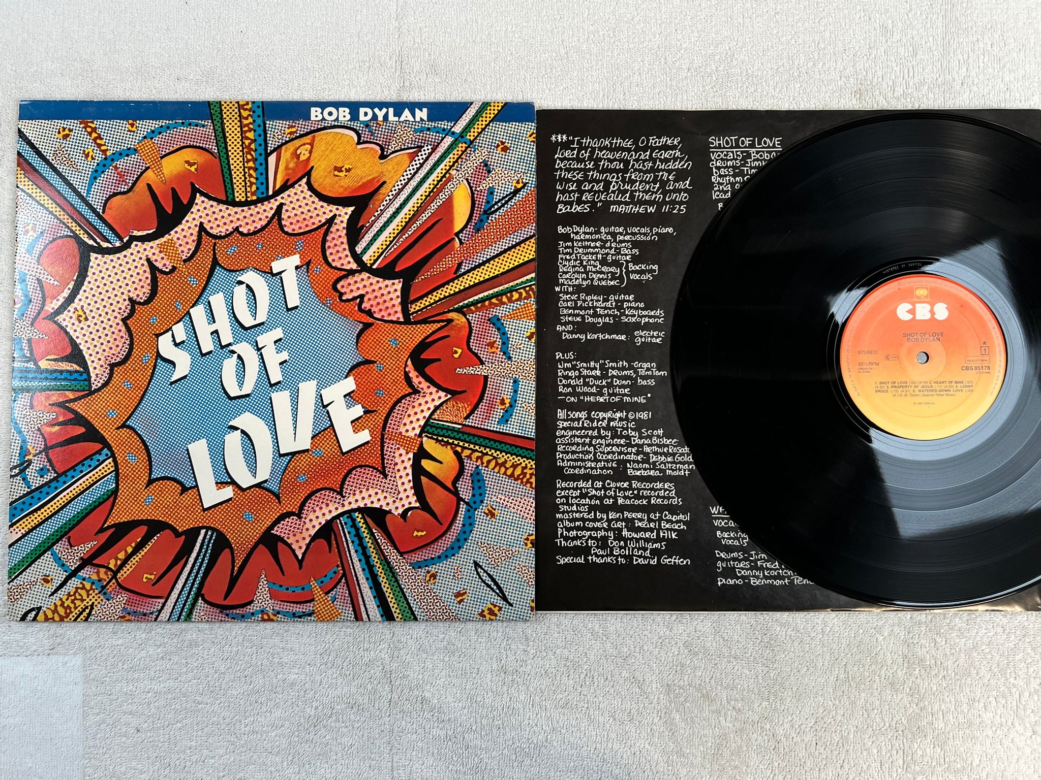 Omslagsbild för skivan BOB DYLAN shot of love LP -81 Hol CBS 85178