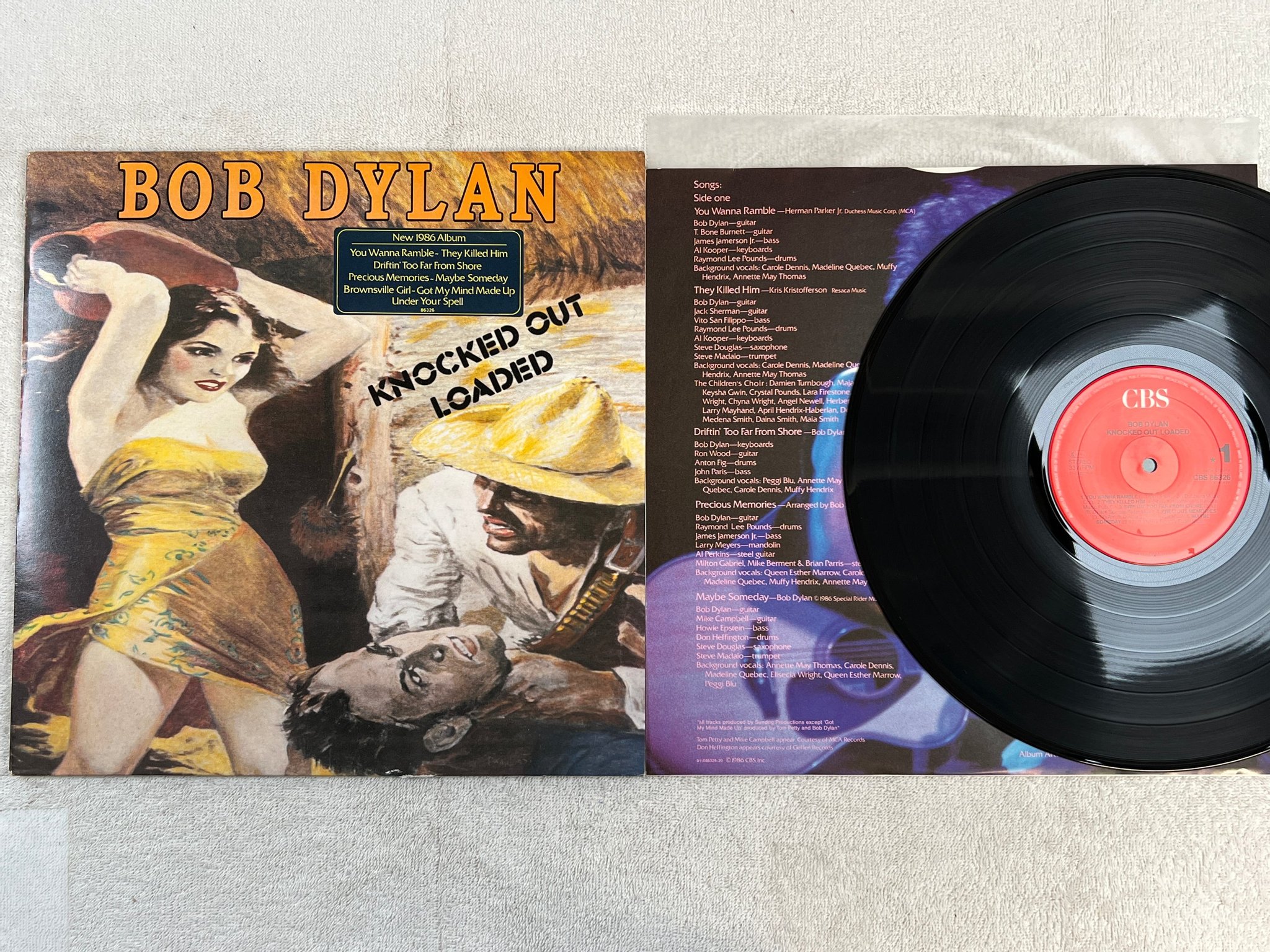 Omslagsbild för skivan BOB DYLAN knocked out loaded LP -86 Hol CBS 86326