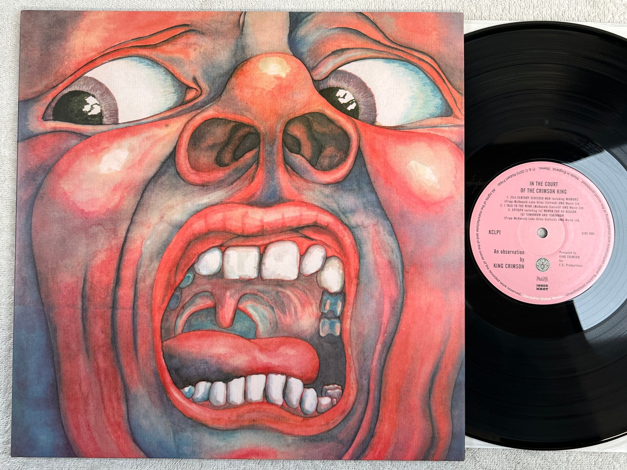 Omslagsbild för skivan KING CRIMSON in the court LP re 2010 INNER KNOT KCLP1 