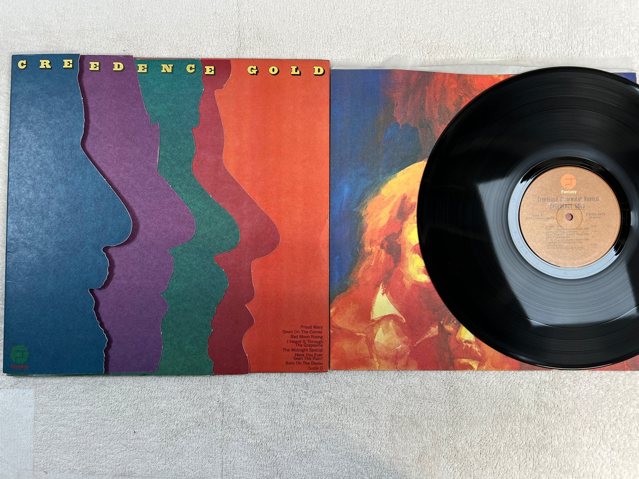 Omslagsbild för skivan CREEDENCE CLEARWATER REVIVAL creedence gold LP re FANTASY FANT 9418