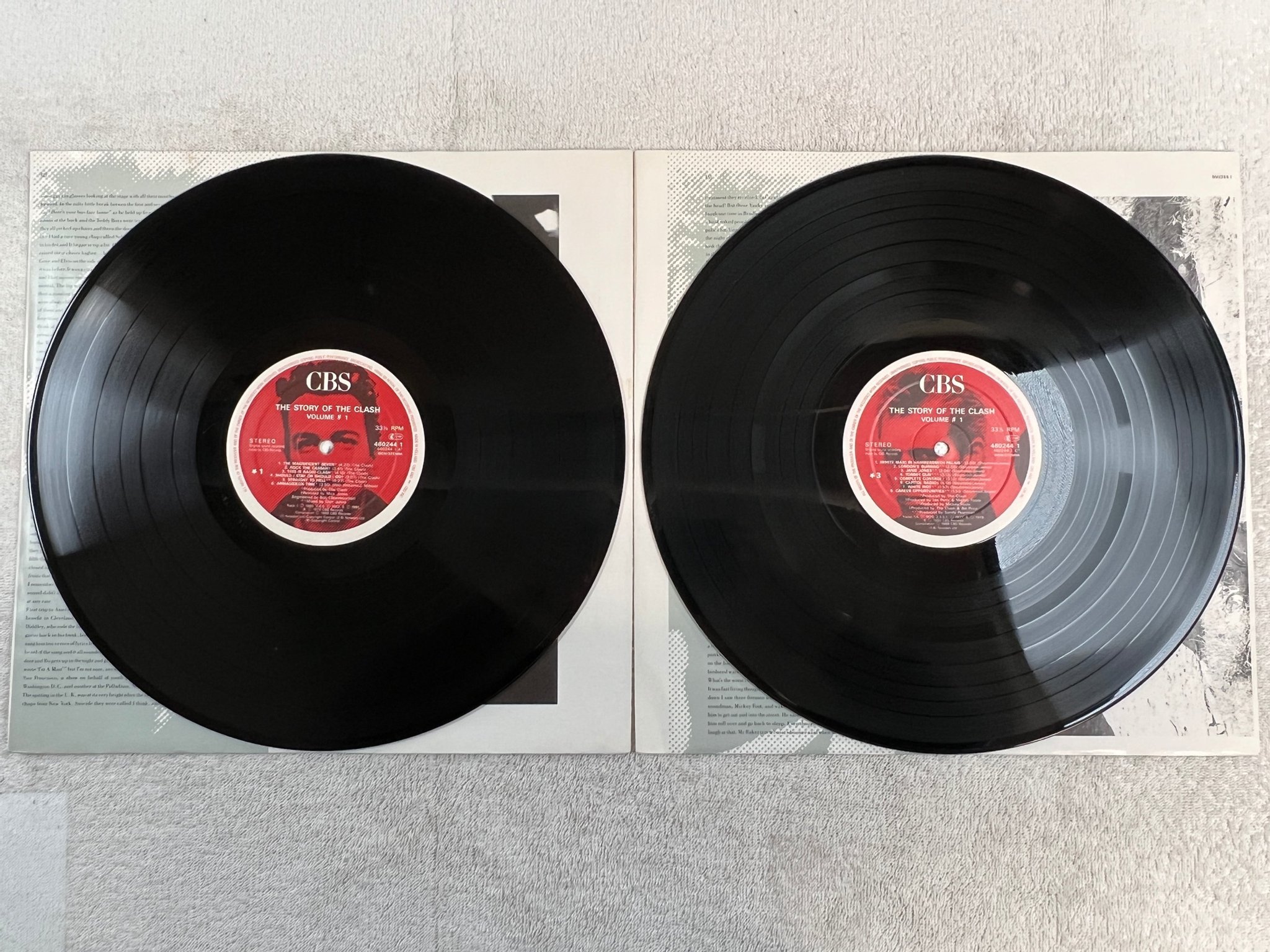 Omslagsbild för skivan THE CLASH the story of .. vol 1 2xLP Hol CBS 460244 1