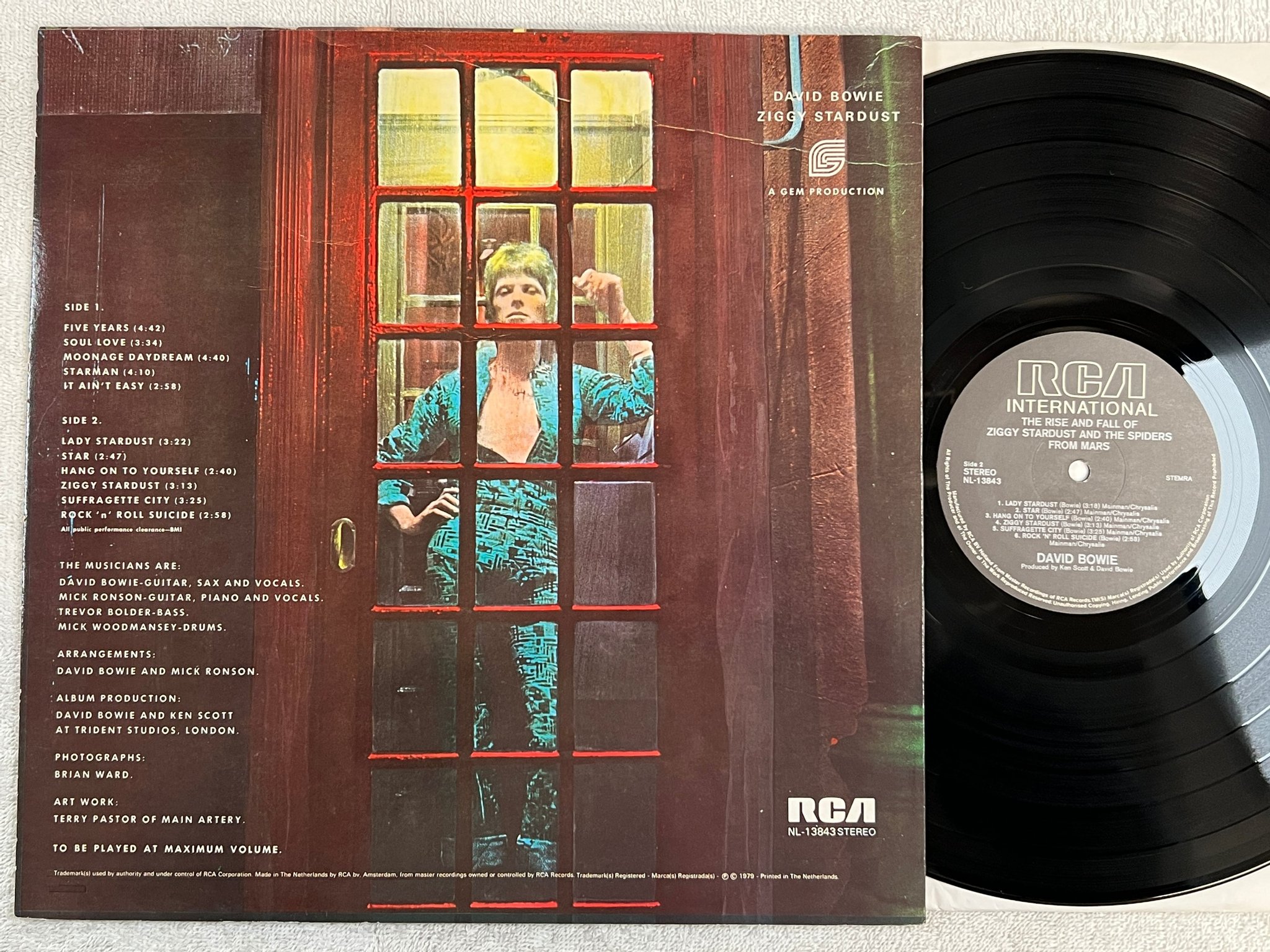Omslagsbild för skivan DAVID BOWIE the rise and fall of Ziggy Stardust LP Hol RCA NL-13843