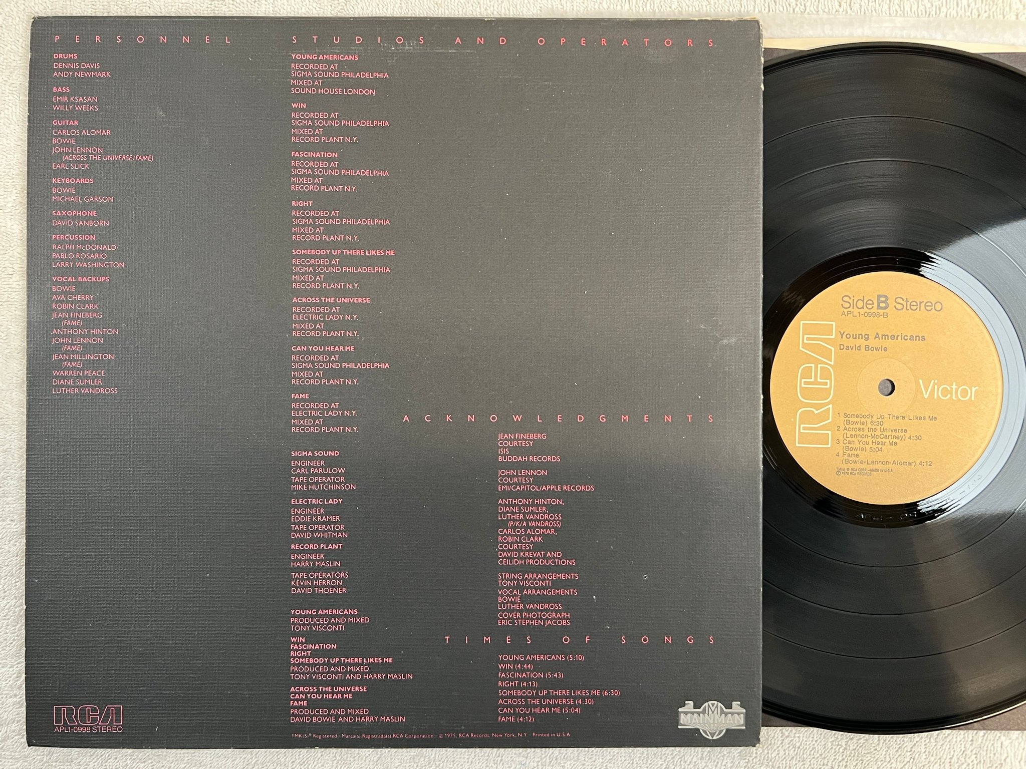 Omslagsbild för skivan DAVID BOWIE young americans LP -75 US RCA APL1-0998