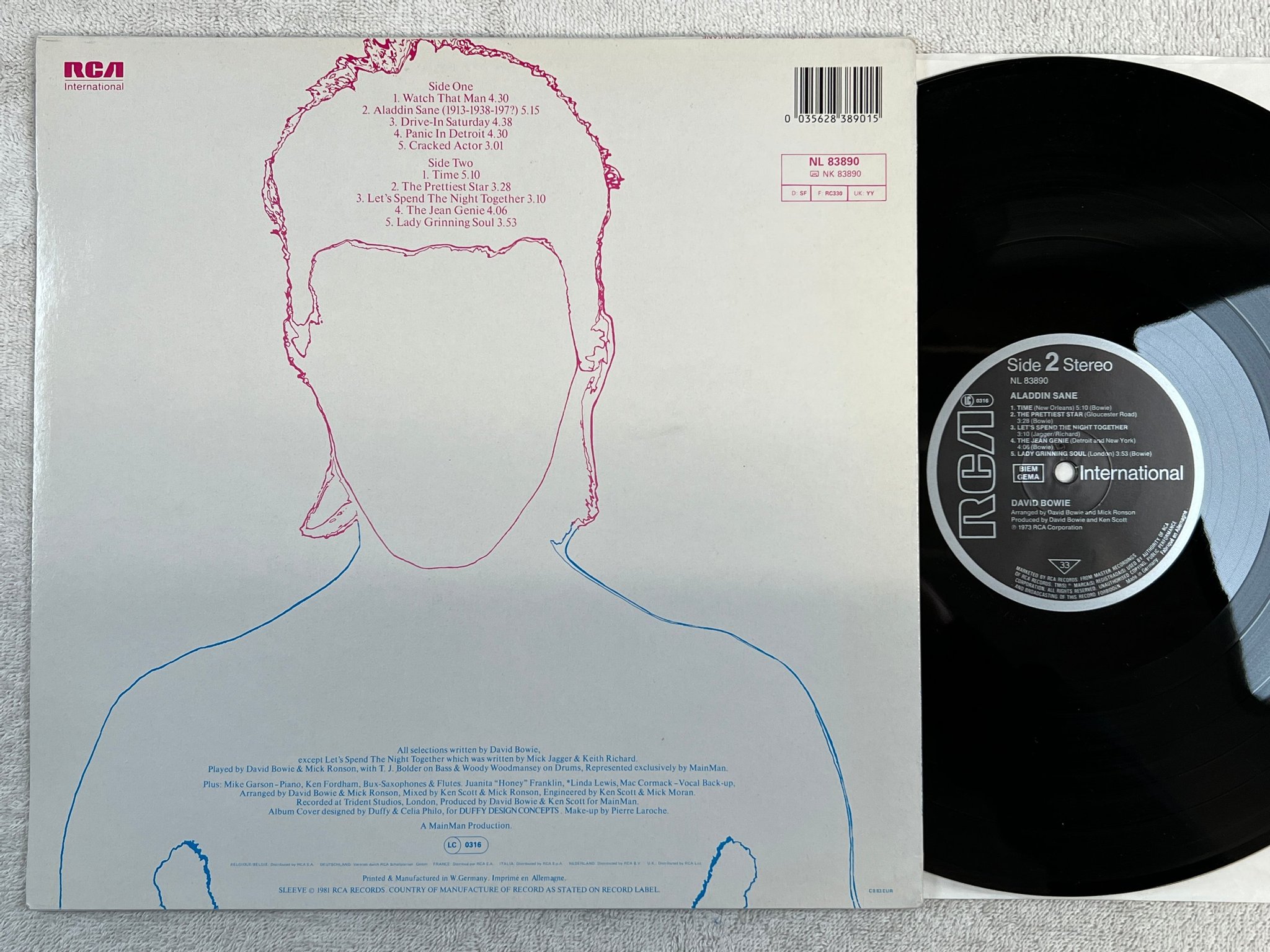 Omslagsbild för skivan DAVID BOWIE aladdin sane LP -73 Ger RCA NL 83890