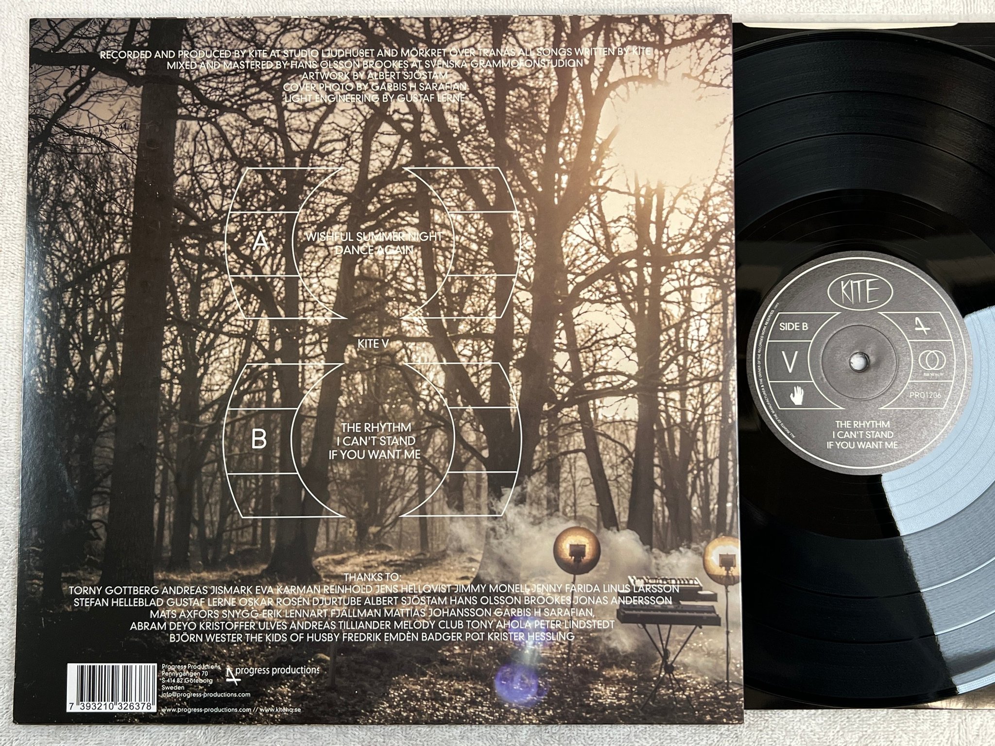 Omslagsbild för skivan KITE "V" 12"EP 2013 PROGRESS PRODUCTION PRO1206 electro 