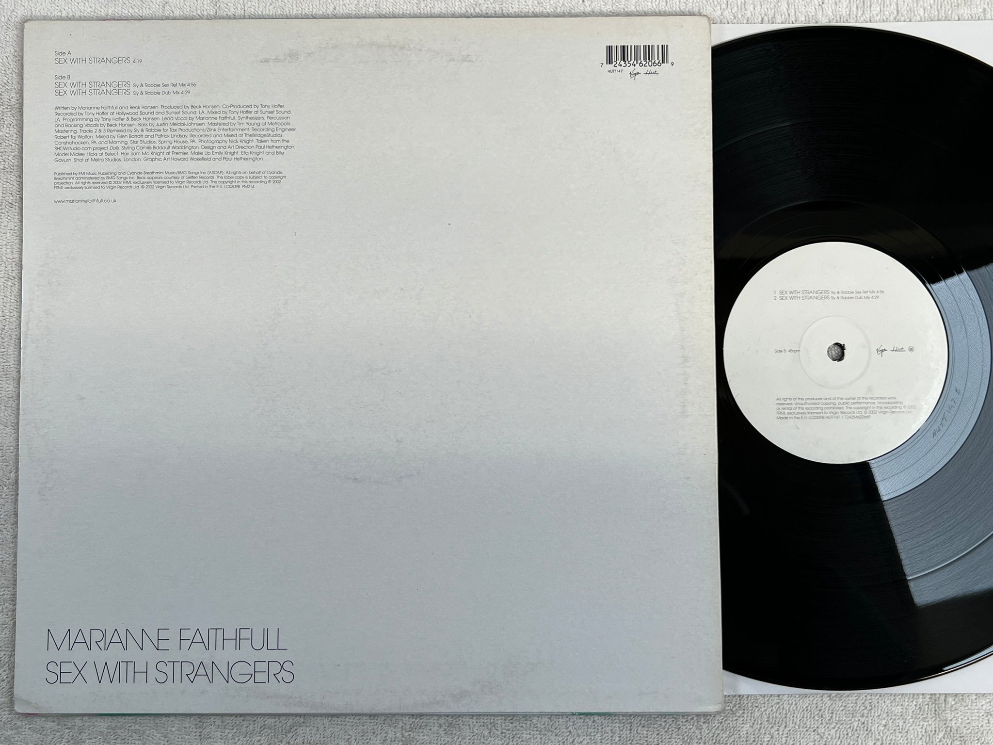 Omslagsbild för skivan MARIANNE FAITHFULL Sex With Strangers LP 2002 EU virgin hutt147