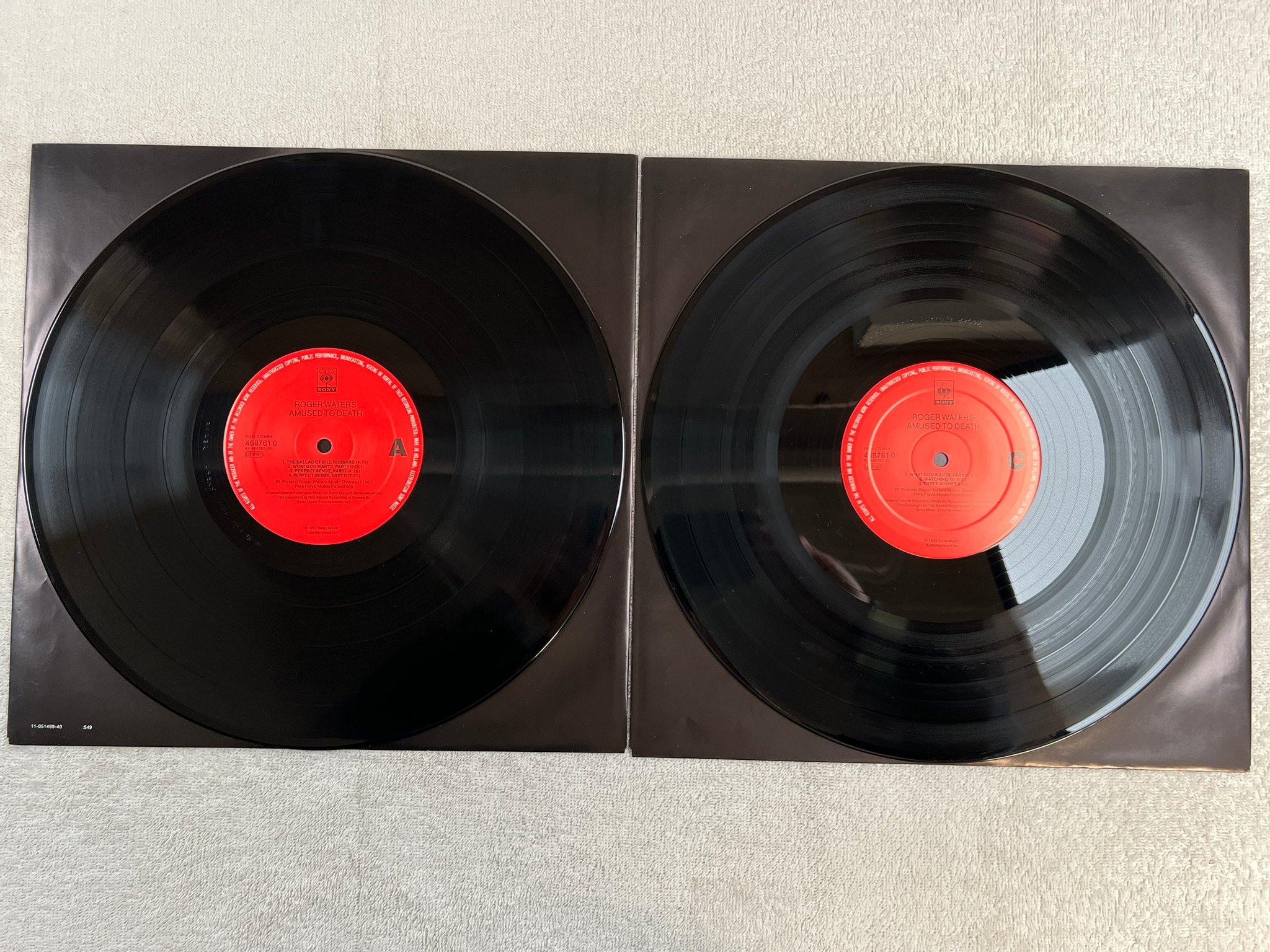 Omslagsbild för skivan ROGER WATERS Amused To Death 2xLP -92 EU COLUMBIA 4687611 ** RARE **