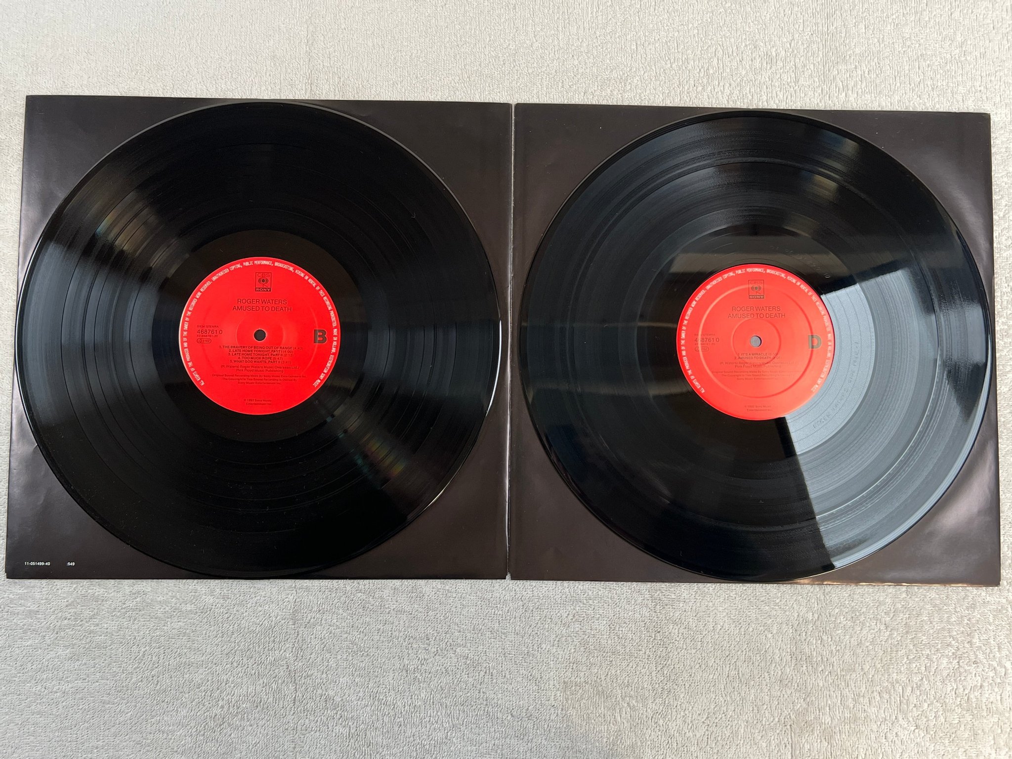 Omslagsbild för skivan ROGER WATERS Amused To Death 2xLP -92 EU COLUMBIA 4687611 ** RARE **