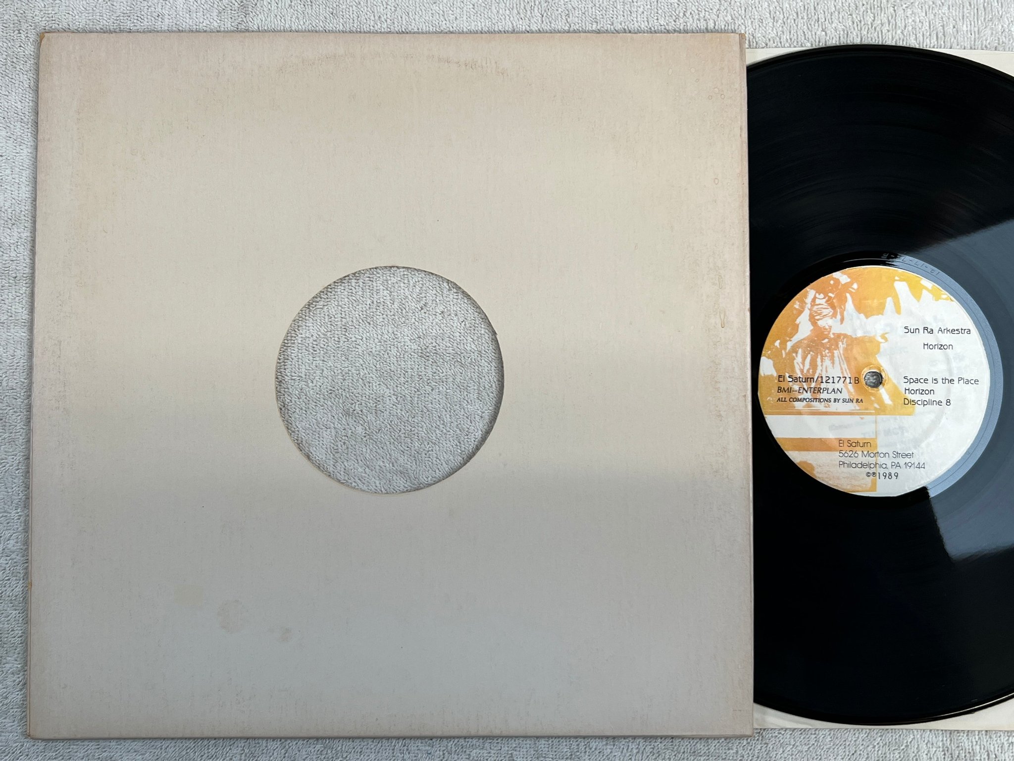 Omslagsbild för skivan SUN RA ARKESTRA horizon LP -89 EL SATURN 121771 free jazz ** RARE **