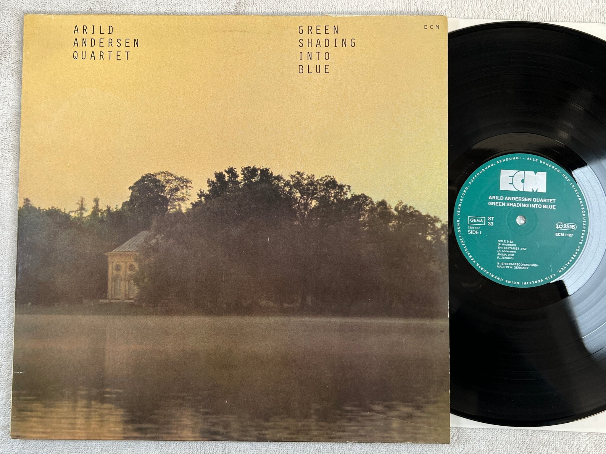 Omslagsbild för skivan ARILD ANDERSEN QUARTET green shading into blue LP -78 Ger ECM 1127