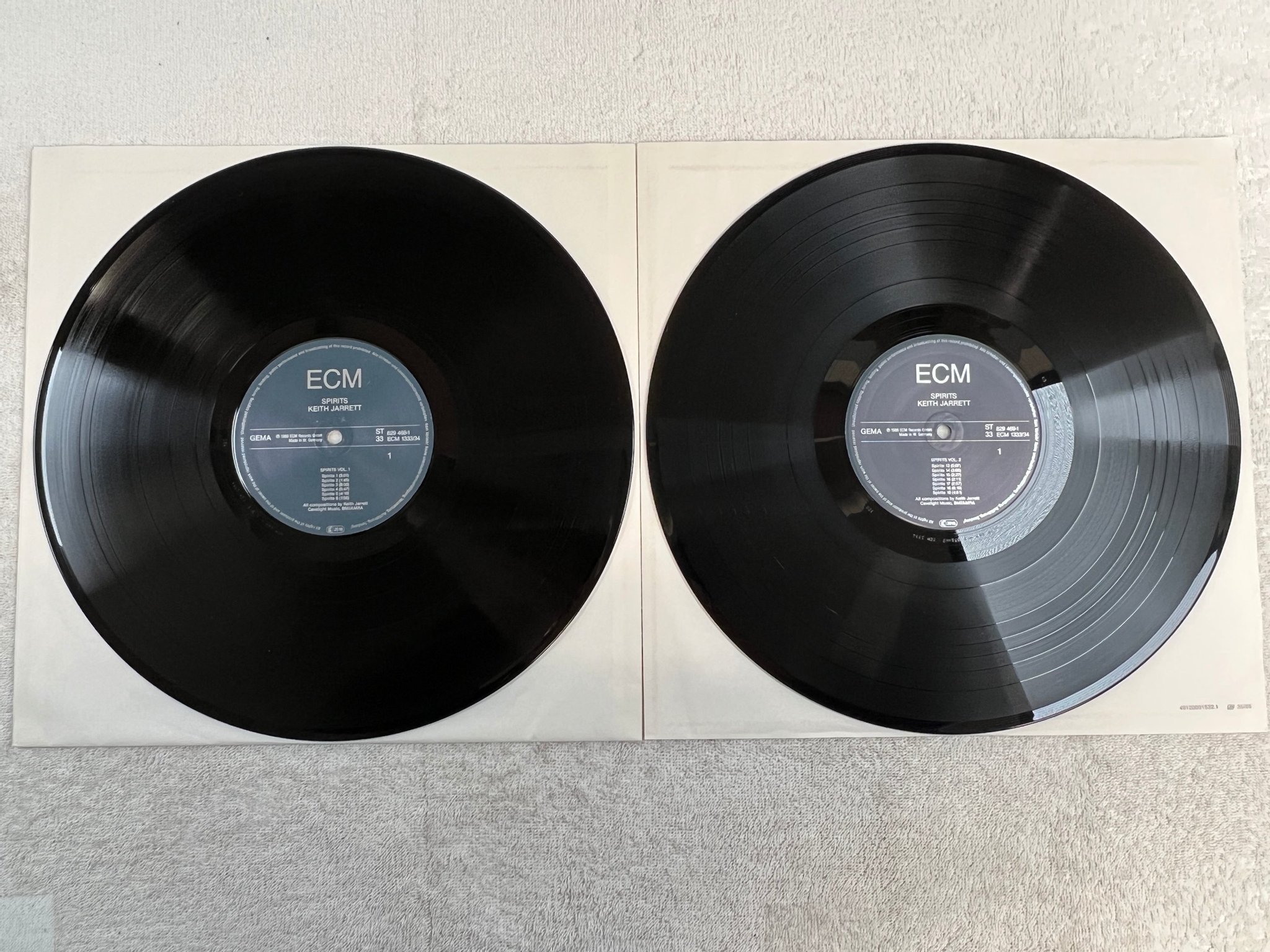 Omslagsbild för skivan KEITH JARRETT spirits 2xLP -86 Ger ECM 829469-1