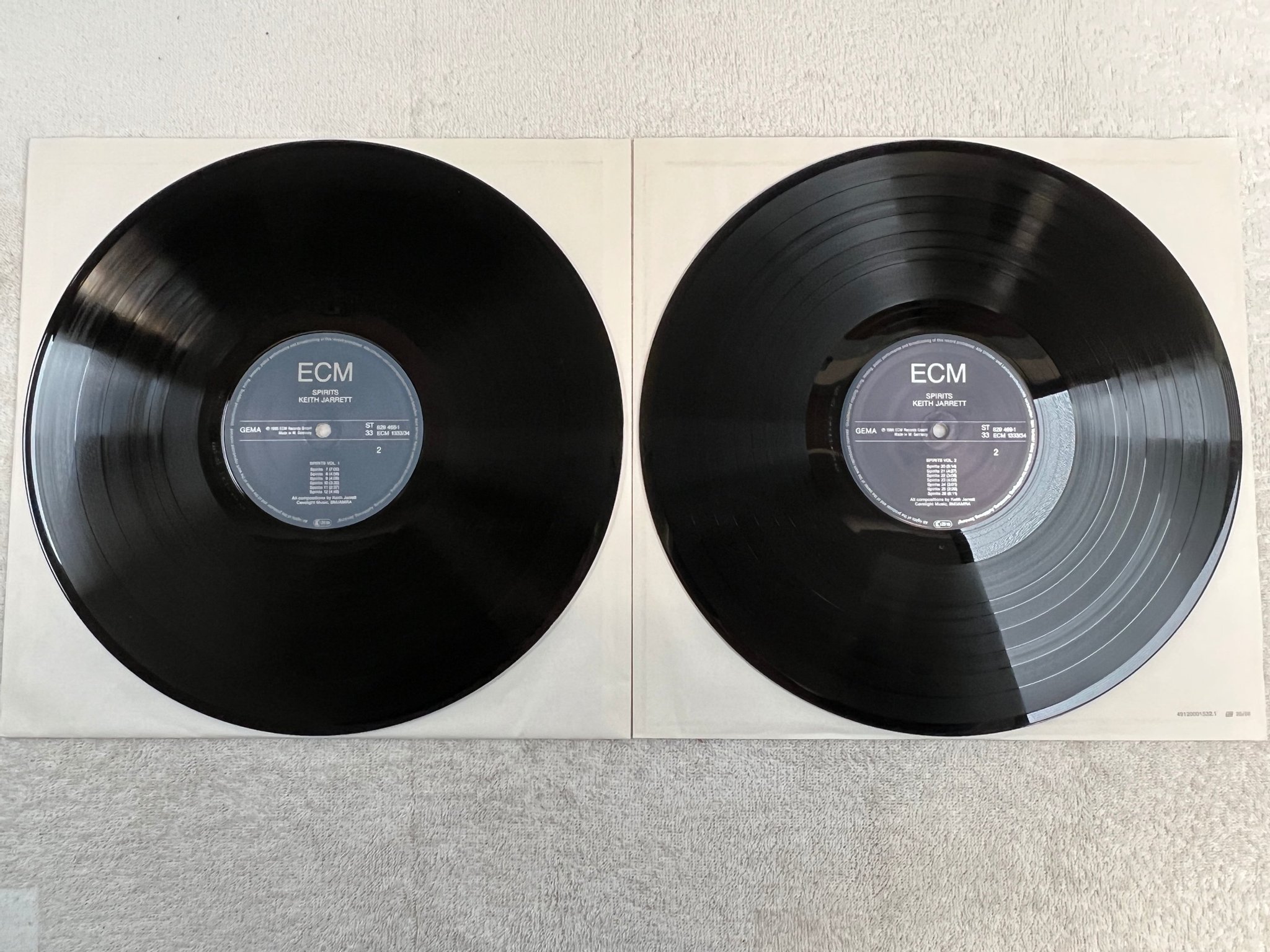 Omslagsbild för skivan KEITH JARRETT spirits 2xLP -86 Ger ECM 829469-1